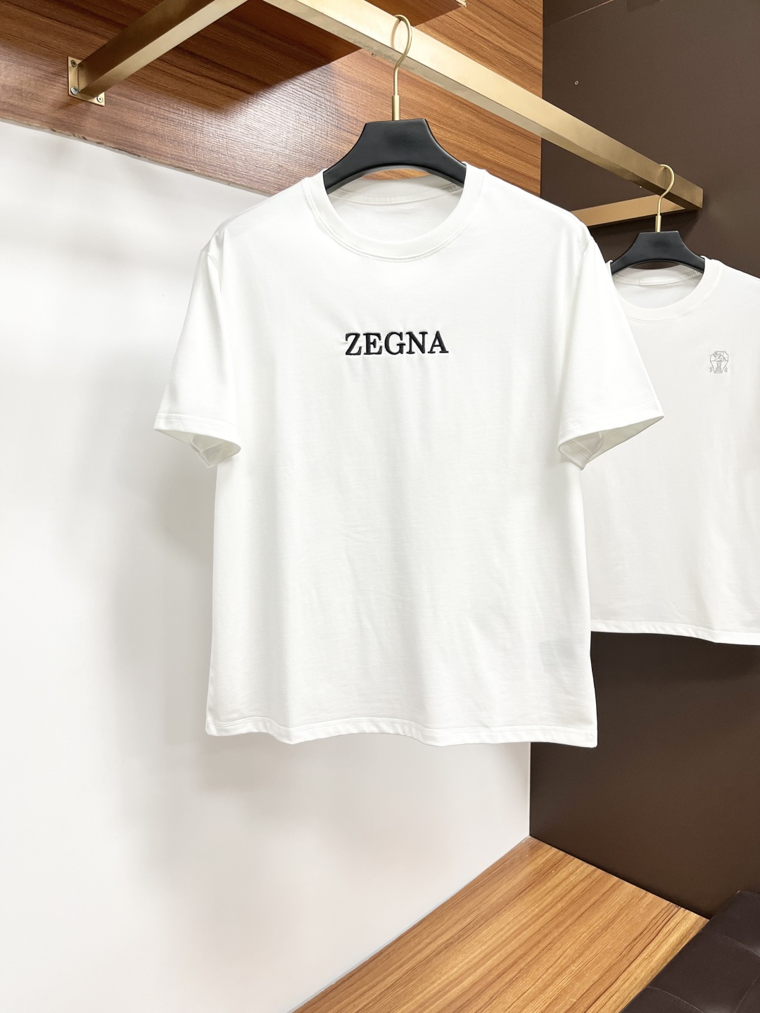 NO:429081,Zenia 25 Spring and Summer New Brand Letter Logo Logo Short Sleeve T-shirt, XY Customized 80 Double-Strand Mercerized Cotton Fabric; Black and White Size M-3XL OVER SIZE, please report height and weight, zegna, T-shirt, tees, t-shirt, alexander wang19860909杰尼亚 25春夏新品品牌字母徽标标识短袖T恤,XY定制80支双股丝光棉面料；黑色 白色 尺码M-3XL OVER SIZE,报单请报身高体重,,zegna,T-shirt,tees，t-shirt,alexander wang,Men's clothing