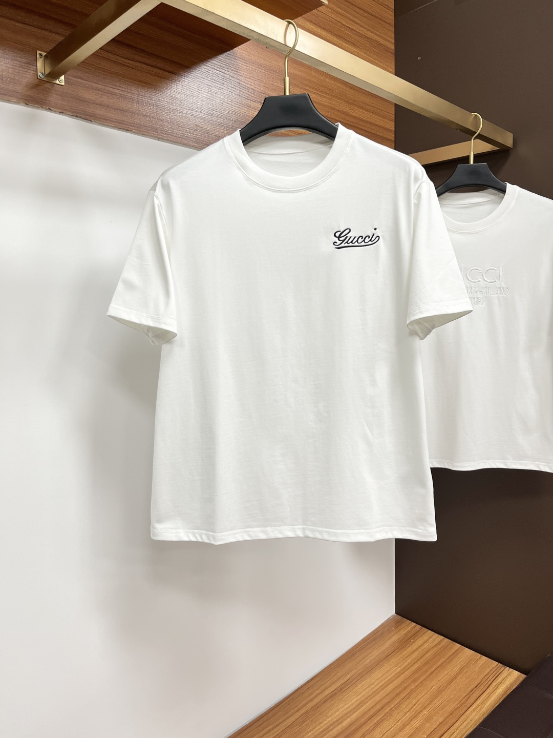 NO:426699,Gucci 25 Spring and Summer New Brand Letter Logo Logo Short Sleeve T-shirt, XY Customized 80 Double-Strand Mercerized Cotton Fabric; Black and White Size M-3XL OVER SIZE, please report height and weight, gucci, T-shirt, tees, t-shirt, alexander wang19860909Gucci 25春夏新品品牌字母徽标标识短袖T恤,XY定制80支双股丝光棉面料；黑色 白色 尺码M-3XL OVER SIZE,报单请报身高体重,,gucci,T-shirt,tees，t-shirt,alexander wang,Men's clothing