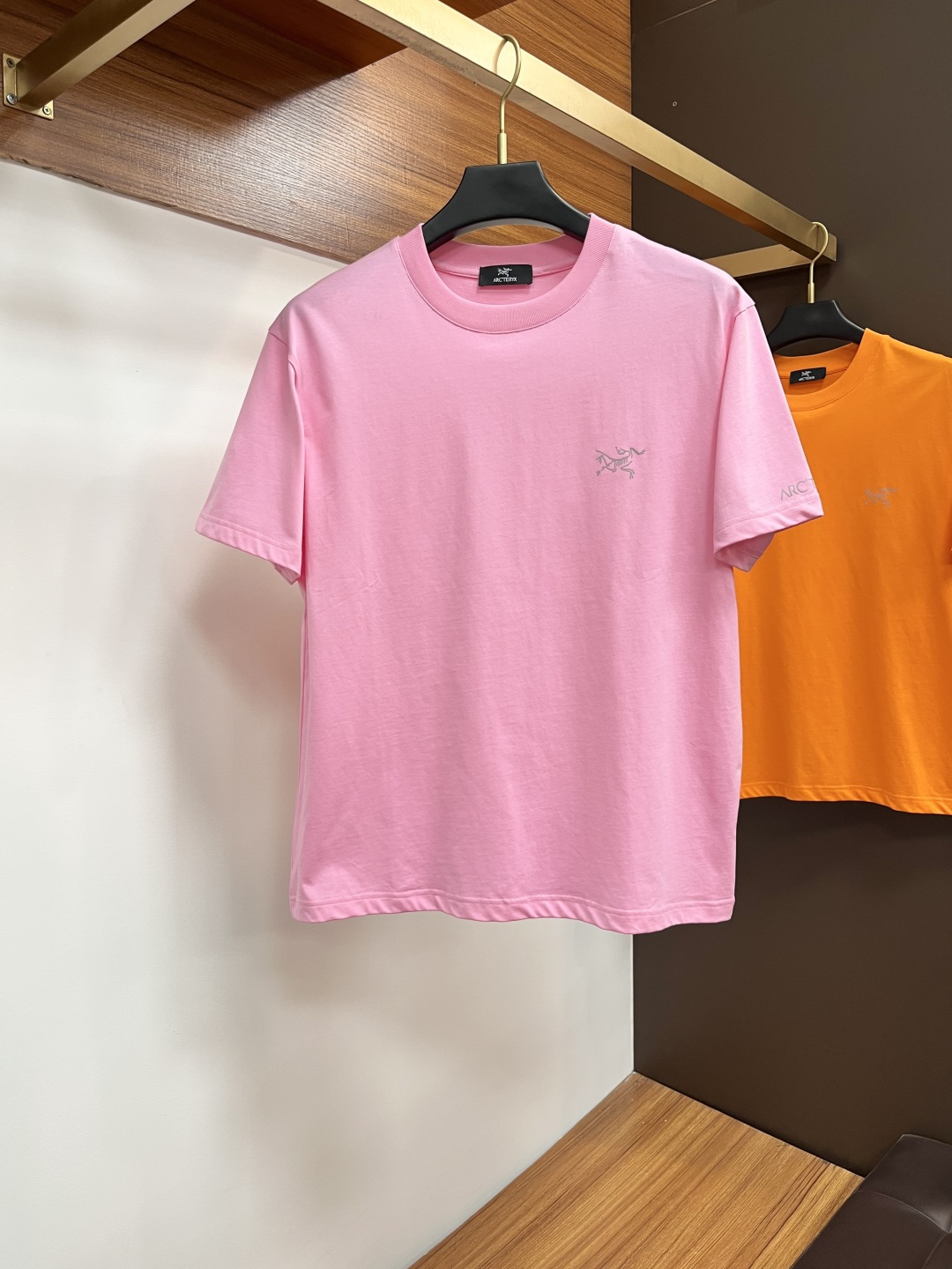 NO:523214,Archaeoptera Bird 25 Spring and Summer New Brand Letter Logo Logo Short-sleeved T-shirt, DB Customized 80 Double-Strand Mercerized Cotton Fabric; Six Colors Size M-3XL Please report height and weight for the order, arc'teryx, T-shirt,tees, t-shirt,alexander wang19860909始祖鸟 25春夏新品品牌字母徽标标识短袖T恤,DB定制80支双股丝光棉面料；六色齐发 尺码M-3XL 报单请报身高体重,arc'teryx,T-shirt,tees，t-shirt,alexander wang,Men's clothing