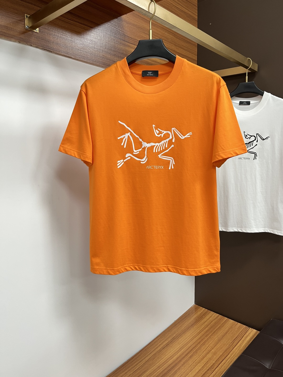 NO:522103,Archaeoptera Bird 25 Spring and Summer New Brand Letter Logo Logo Short-sleeved T-shirt, DB Customized 80 Double-Strand Mercerized Cotton Fabric; Six Colors Size M-3XL Please report height and weight for the order, arc'teryx, T-shirt,tees, t-shirt,alexander wang19860909始祖鸟 25春夏新品品牌字母徽标标识短袖T恤,DB定制80支双股丝光棉面料；六色齐发 尺码M-3XL 报单请报身高体重,arc'teryx,T-shirt,tees，t-shirt,alexander wang,Men's clothing