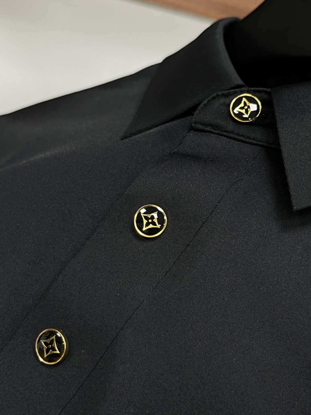 Louis Vuitton 2025 Polo Shirt - Classic Fit, Soft Fabric, Elegant Design 5 cmp i1756629805950 1854 0 4