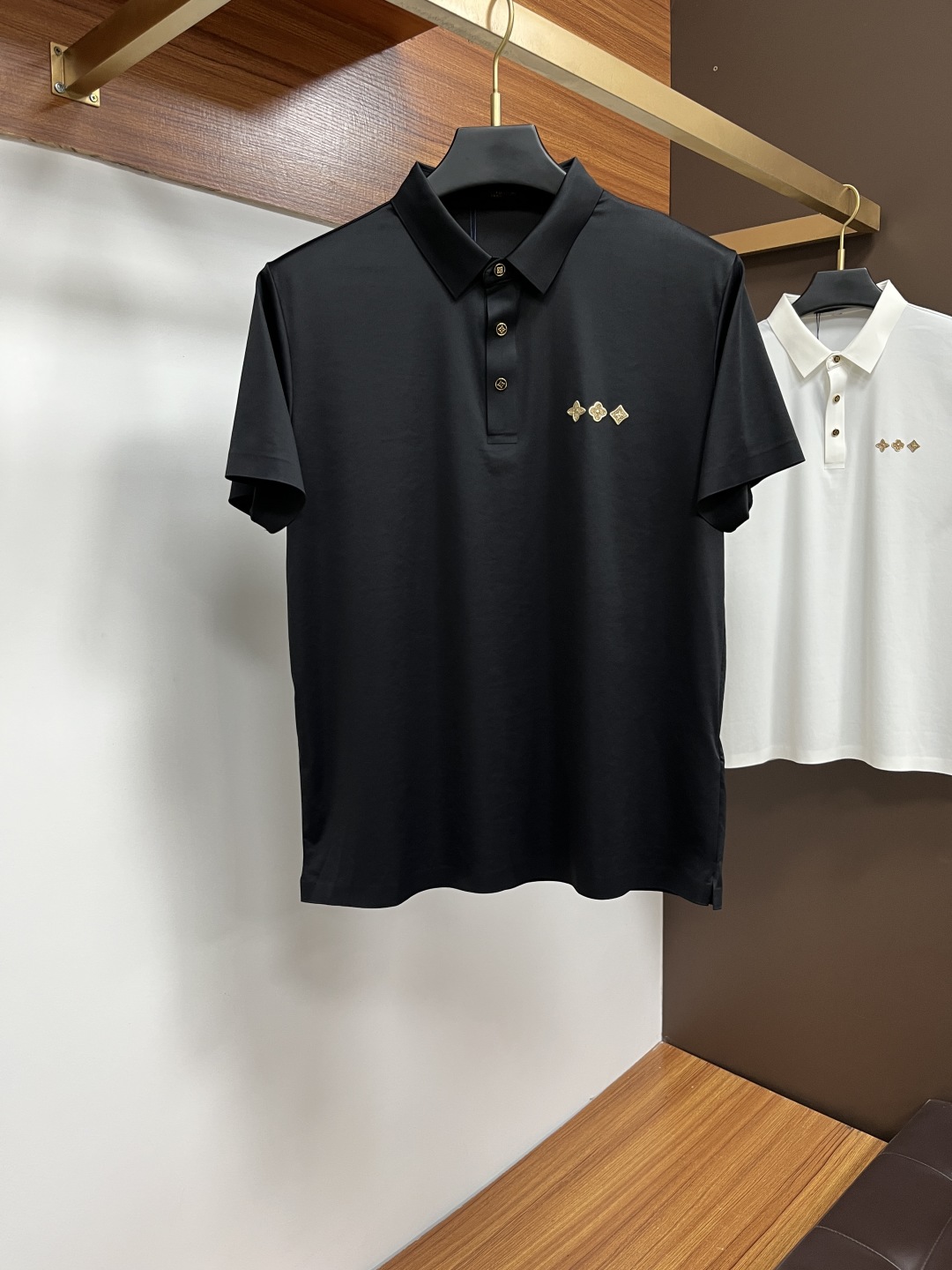 Louis Vuitton 2025 Polo Shirt - Classic Fit, Soft Fabric, Elegant Design 2 cmp i1756629805950 8334 0 1