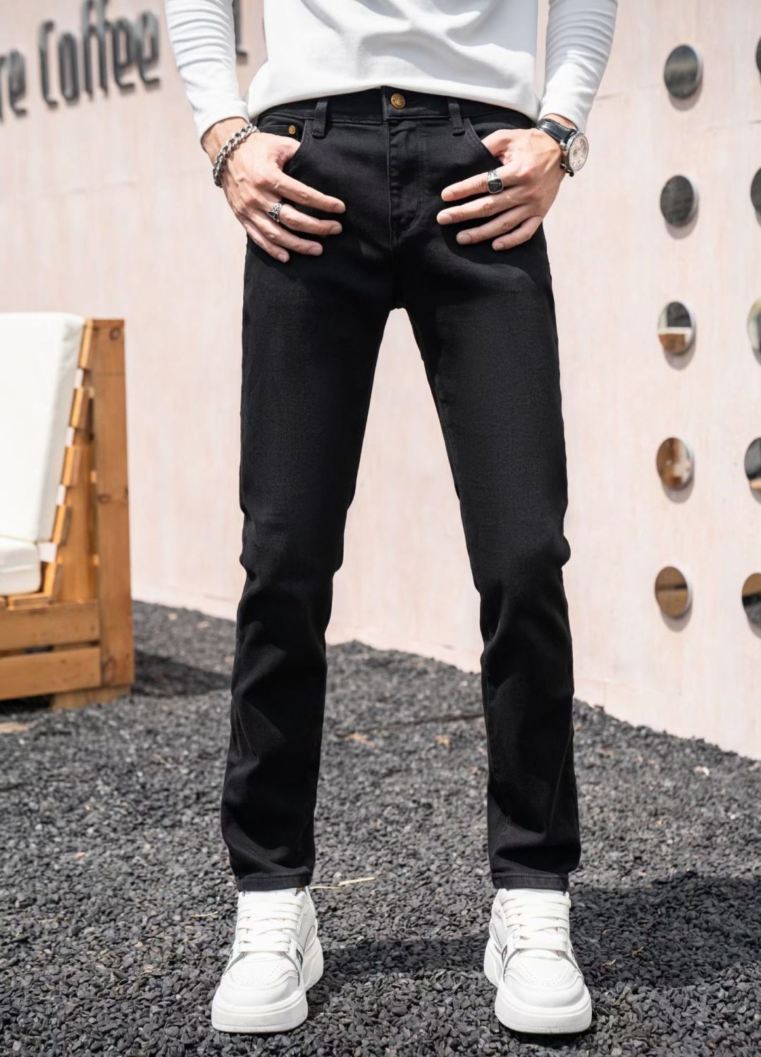 NO:531805,Dior European station classic men's jeans classic and versatile!  Whether it is daily commuting or casual going out, these jeans can be easily controlled, allowing you to instantly enhance your sense of fashion!   Slim-fitting tailoring, fits the legs, makes you look slim and taller, making you look easy to wear long legs!   Selected high-quality denim fabrics, comfortable and durable, and will not deform after wearing for a long time, accompanying you through every fashion moment!  QDW is stress-free when pairing with shirts, T-shirts, and jackets. Easily switches various styles, making you the focus of the crowd!   Come and buy one to unlock your handsome charm!   Size 29-38, Dior, Jeans, Jackets & coats, Shirts, Tees, T-shirt, Alexander wang19860909迪奥 欧洲站经典男士牛仔裤 经典百搭不过时！无论是日常通勤还是休闲出街,这条牛仔裤都能轻松驾驭,让你瞬间提升时尚感！  修身剪裁,贴合腿型,显瘦又显高,轻松穿出大长腿！  精选优质牛仔面料,舒适耐穿,久穿不变形,陪你走过每一个时尚时刻！ QDW 搭配衬衫、T恤、外套都毫无压力,轻松切换各种风格,让你成为人群中的焦点！  快来入手一条,解锁你的型男魅力吧！  尺码29-38,,dior,jeans,jackets & coats,shirts,tees，t-shirt,alexander wang,Men's clothing