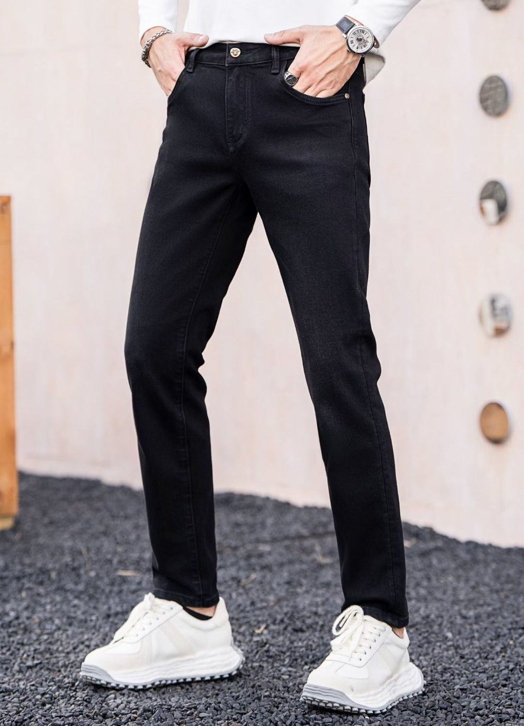 NO:531820,Dior European station classic men's jeans classic and versatile!  Whether it is daily commuting or casual going out, these jeans can be easily controlled, allowing you to instantly enhance your sense of fashion!   Slim-fitting tailoring, fits the legs, makes you look slim and taller, making you look easy to wear long legs!   Selected high-quality denim fabrics, comfortable and durable, and will not deform after wearing for a long time, accompanying you through every fashion moment!  QDW is stress-free when pairing with shirts, T-shirts, and jackets. Easily switches various styles, making you the focus of the crowd!   Come and buy one to unlock your handsome charm!   Size 29-38, Dior, Jeans, Jackets & coats, Shirts, Tees, T-shirt, Alexander wang19860909迪奥 欧洲站经典男士牛仔裤 经典百搭不过时！无论是日常通勤还是休闲出街,这条牛仔裤都能轻松驾驭,让你瞬间提升时尚感！  修身剪裁,贴合腿型,显瘦又显高,轻松穿出大长腿！  精选优质牛仔面料,舒适耐穿,久穿不变形,陪你走过每一个时尚时刻！ QDW 搭配衬衫、T恤、外套都毫无压力,轻松切换各种风格,让你成为人群中的焦点！  快来入手一条,解锁你的型男魅力吧！  尺码29-38,,dior,jeans,jackets & coats,shirts,tees，t-shirt,alexander wang,Men's clothing