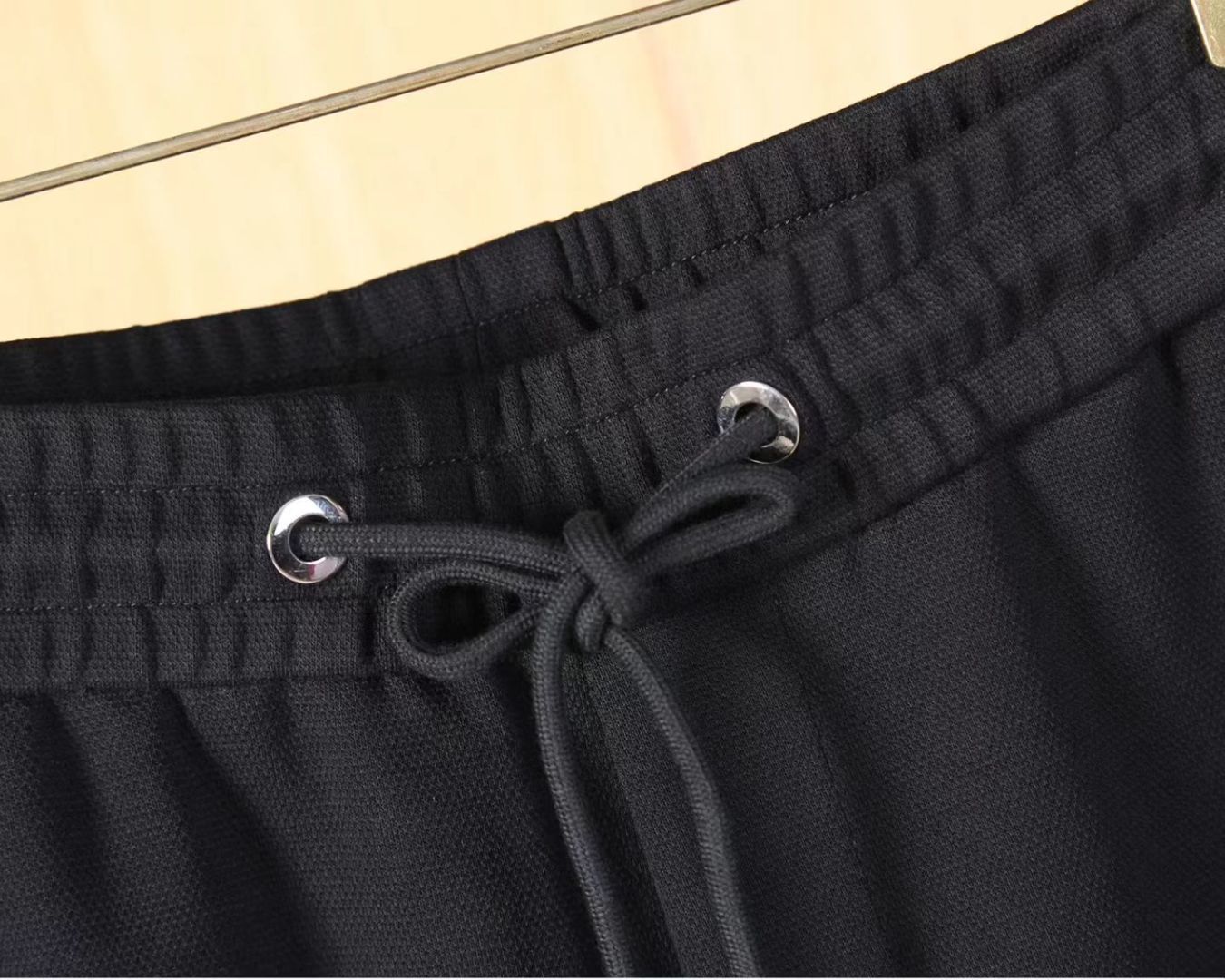 卡沃利 2025ss秋季专柜新品同步上市。原单订制高品质时尚休闲裤。超级百搭款。独家定制-进口高端绵面料