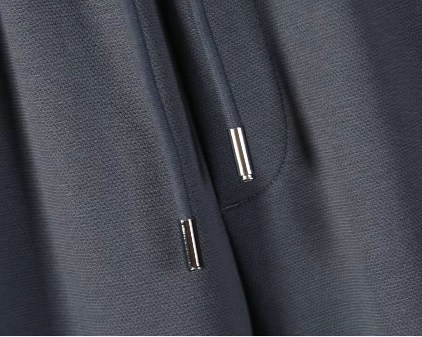 卡沃利 2025ss秋季专柜新品同步上市。原单订制高品质时尚休闲裤。超级百搭款。独家定制-进口高端绵面料