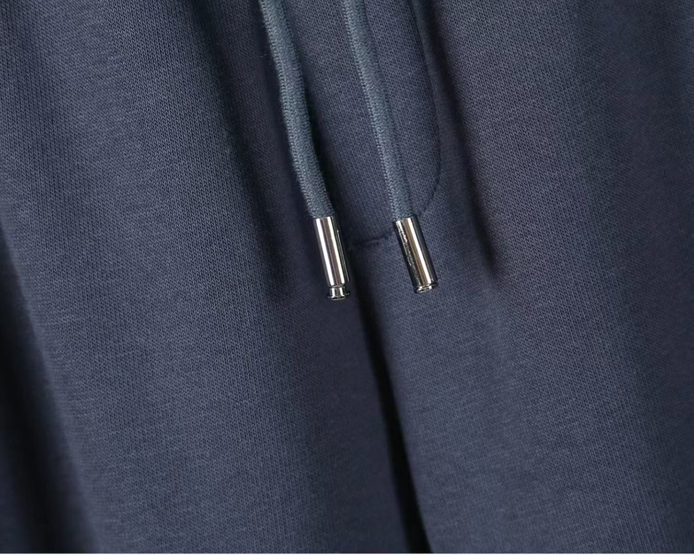 迪奥 2025ss秋季专柜新品同步上市。原单订制高品质时尚休闲裤。超级百搭款。独家定制-进口高端绵面料，