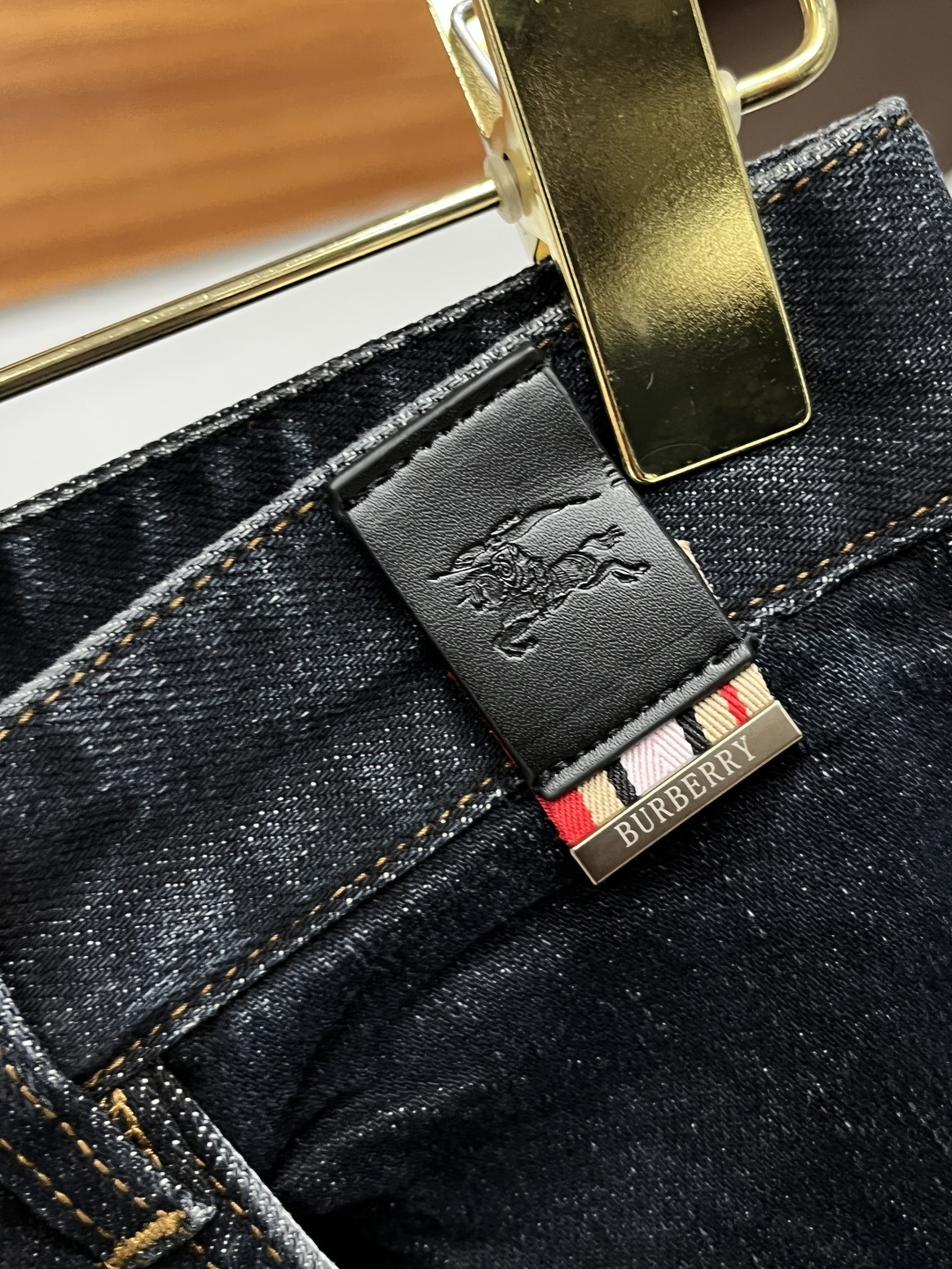 巴宝莉 2025年秋季最新品牛仔裤🔥出入专卖店无压力 专柜热销款 品味与价值共享 身穿着非常舒适 低调不