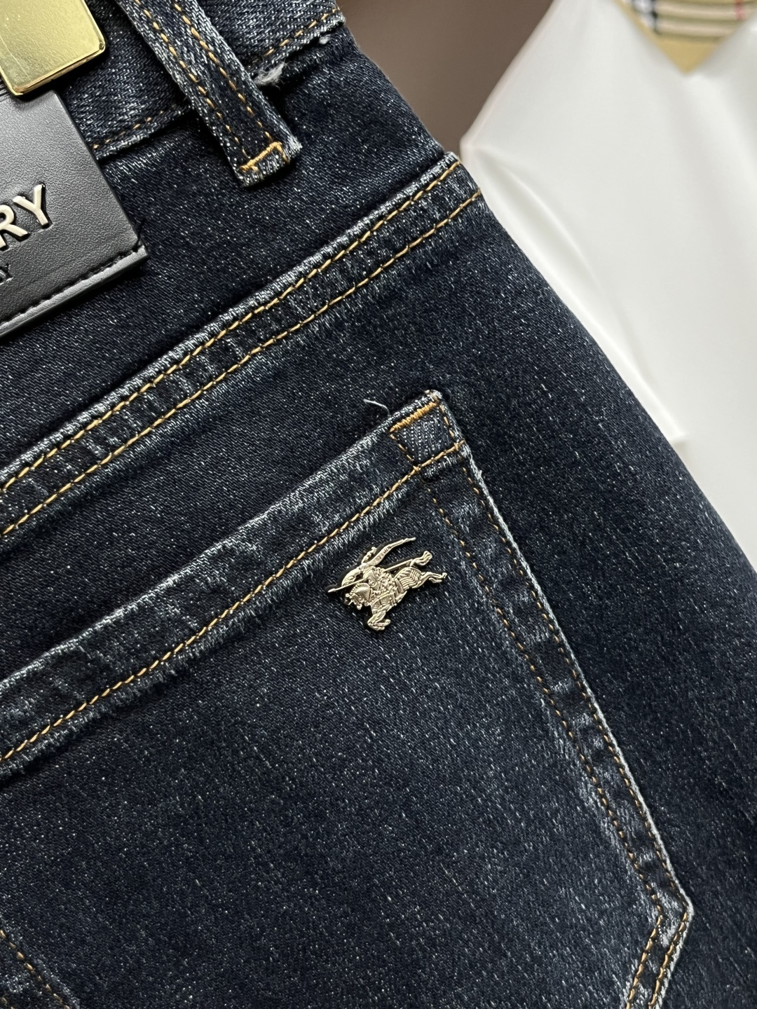 巴宝莉 2025年秋季最新品牛仔裤🔥出入专卖店无压力 专柜热销款 品味与价值共享 身穿着非常舒适 低调不