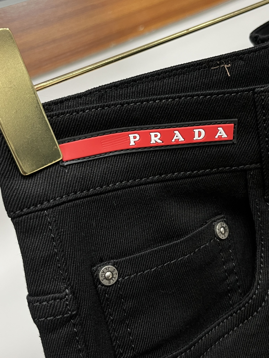 普拉达 2025年秋季最新品牛仔裤🔥出入专卖店无压力 专柜热销款 品味与价值共享 身穿着非常舒适 低调不