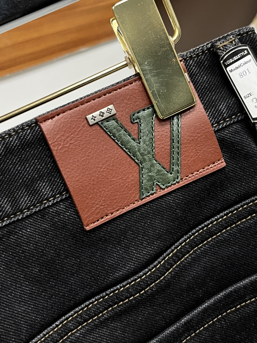 LV 2025年秋季最新品牛仔裤🔥出入专卖店无压力 专柜热销款 品味与价值共享 身穿着非常舒适 低调不失