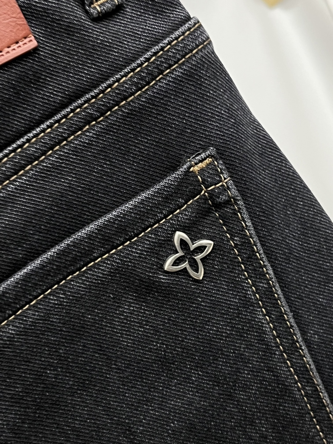 LV 2025年秋季最新品牛仔裤🔥出入专卖店无压力 专柜热销款 品味与价值共享 身穿着非常舒适 低调不失