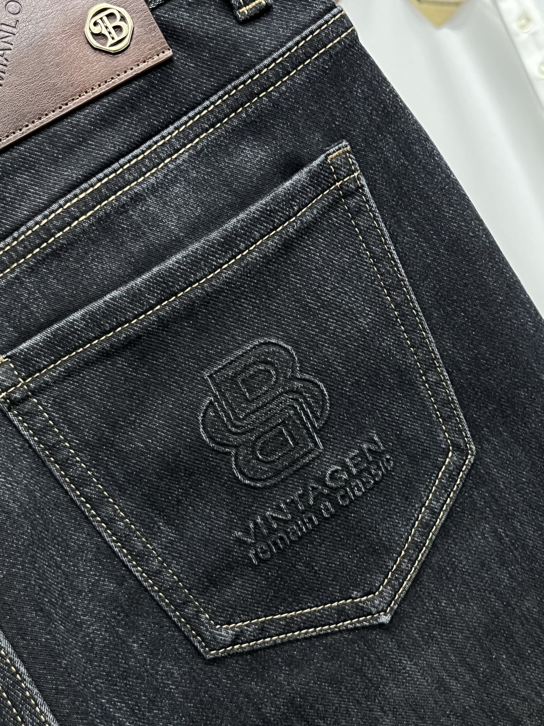 巴黎世家 2025年秋季最新品牛仔裤🔥出入专卖店无压力 专柜热销款 品味与价值共享 身穿着非常舒适 低调