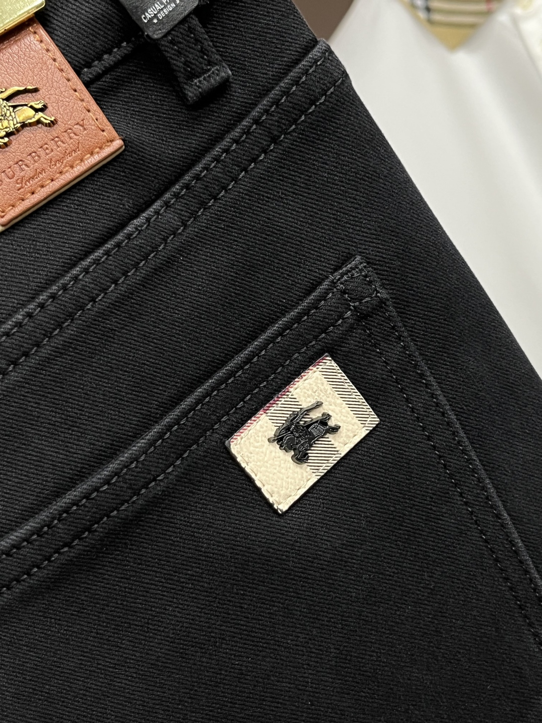 巴宝莉 2025年秋季最新品牛仔裤🔥出入专卖店无压力 专柜热销款 品味与价值共享 身穿着非常舒适 低调不