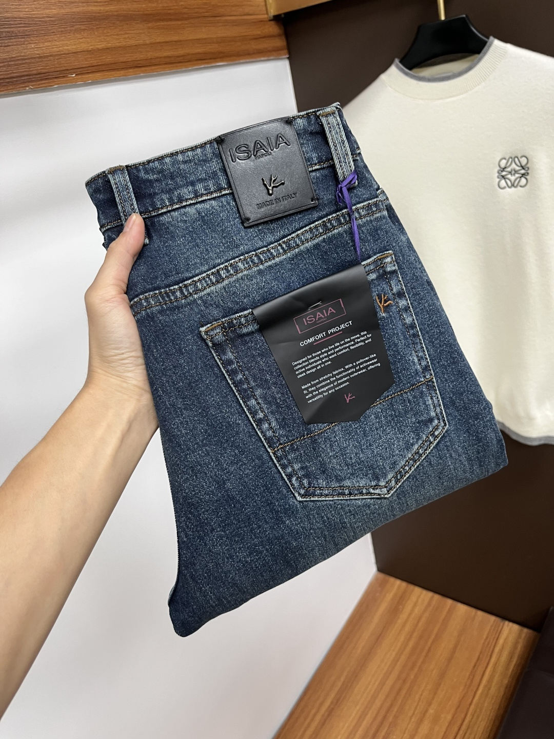 NO:599333,ISAIA 2025 autumn and winter new models are on the market!  Versatile style. Basic five-pocket jeans. A classic that goes well with clothes. It tastes good no matter how you wear it. Breathable and comfortable. It has a slight stretch and is unrestrained. The original imported retro smoke gray denim micro-elastic fabric has a soft feel. It is truly low-key and luxurious. It is very suitable for autumn and winter. The standard straight slim fit is more comfortable to wear and unrestrained. The accessories are very particular. The exquisite original hardware and lining are very solid. The key point is LWS.  Very cost-effective, very good quality, worth buying!  Size:30-38,,jeans,alexander wang19860909ISAIA 2025年秋冬新款上市！ 百搭款式 基础五袋款复牛仔裤 经典之作很好搭配衣服哦 怎么穿都很有味道 透气舒服 带有微微的弹力 无拘无束 原版进口复古烟灰色牛仔布微弹面料 柔软手感 真正的低调奢华 很是适合秋冬季节穿着 标准直筒修身版型 穿起来更加舒服 无拘无束 辅料上面特别的讲究 精致原版五金内衬走线都非常的扎实 LWS 重点就是 性价比非常高 质量非常好 值得购入！ 尺码:30-38,,jeans,alexander wang,Men's clothing