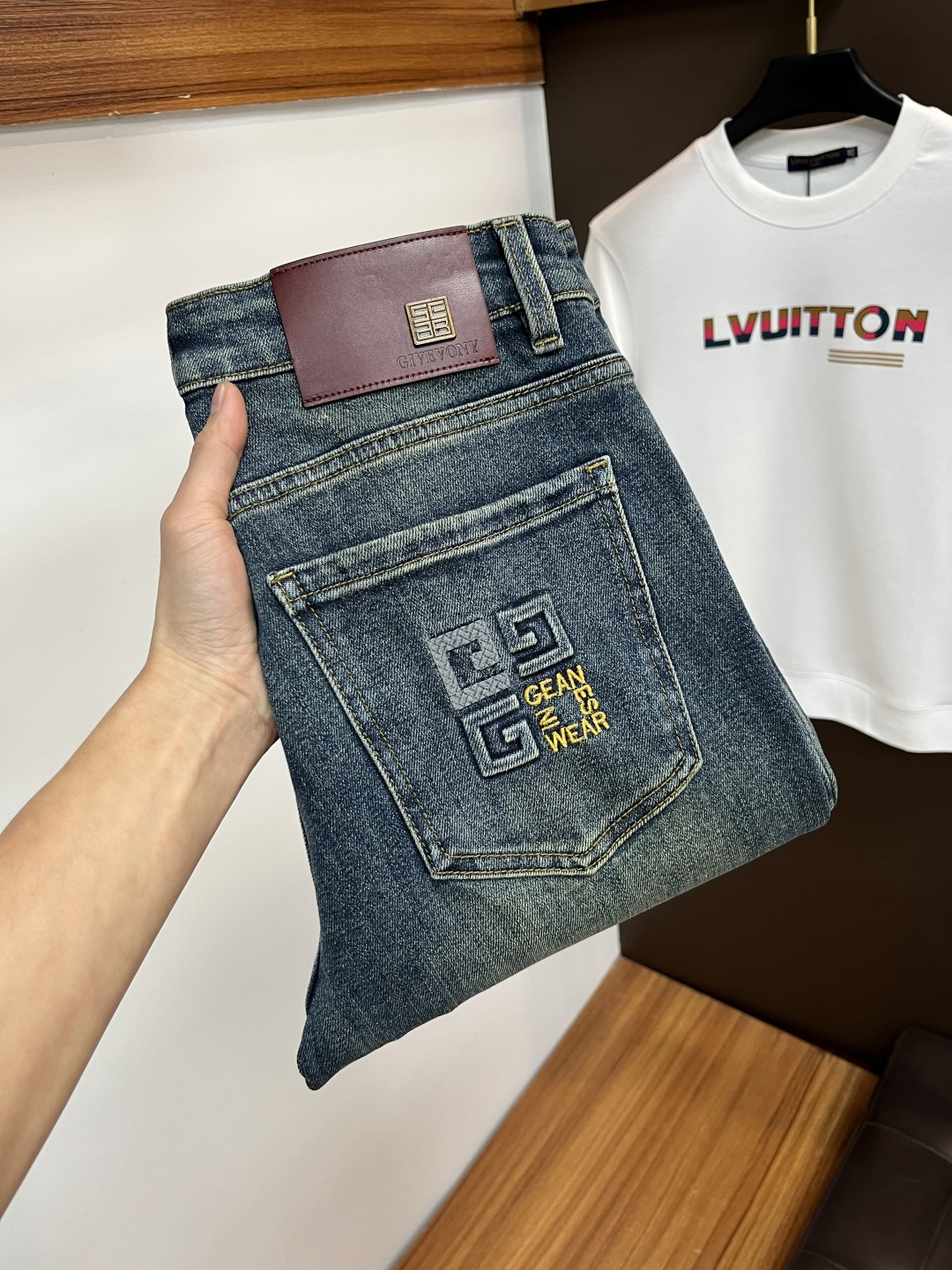 _dpW9sd4z0hcm8BaH8JTj-m2Qw7dXo1sslIvV5_Q