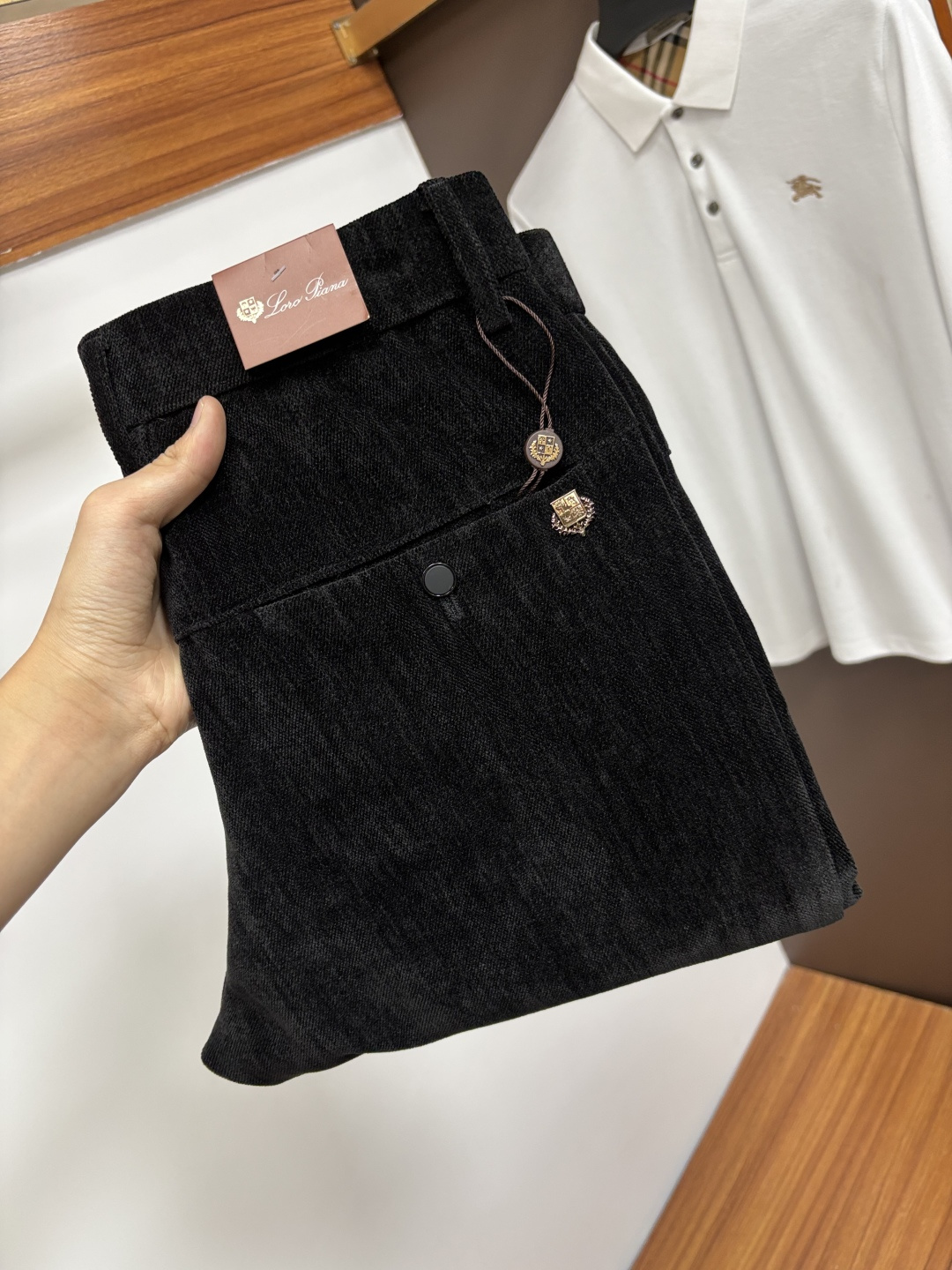 NO:685433,Nuoyou Panya's new autumn and winter styles are available at the official website counter simultaneously. The original order is very good, a super stylish pair of jeans, customized original washed denim fabric, unique design, top-notch printing technology letter pattern logo, original hardware accessories decoration, an extremely outstanding pair of jeans, S13 materials and craftsmanship are extremely luxurious and exquisite, extremely high-grade, handsome and stylish upper body, recommended, code number 29-38,,jeans,19860909诺悠翩雅 秋冬新款 官网专柜同步有售,原单狠货,超级有范儿的一款牛仔裤,定制原版水洗牛仔面料,独特设计,顶级印花工艺字母图案logo,原版五金辅料装饰,极为翘楚的一款牛仔裤,S13 用料与工艺都极致奢华精湛,档次极高,上身帅气有型,推荐,码数29—38,,jeans,,Men's clothing