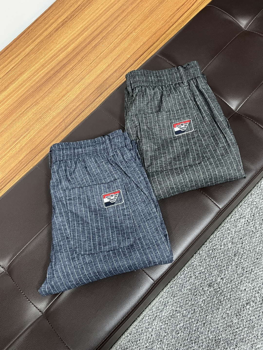 NO:745149,Armani's new spring 2026 counter products will be launched simultaneously. High-quality fashionable casual pants made from original orders. Super versatile. Exclusively customized - imported high-end cotton fabrics, with a delicate and soft feel, comfortable close-fitting, and a super stylish upper body! The latest hardware accessories from the original customized counter. Super beautiful shape, the upper body shows slender legs, and the lining and wiring are impeccable. It can be attended to any occasion. L40 once again emphasizes that the fabric is very, very high-grade! Code number 29-38,,armani,19860909阿玛尼 2026年春季专柜新品同步上市.原单订制高品质时尚休闲裤.超级百搭款.独家定制-进口高端绵面料,手感细腻柔软,贴身舒适,上身超有型！原版定制专柜最新五金辅料.超靓版型、上身显腿修长,內里,走线都无可挑剔,任何场合都可出席,L40 再次强调面料非常非常显档次！码数29-38,,armani,,Men's clothing