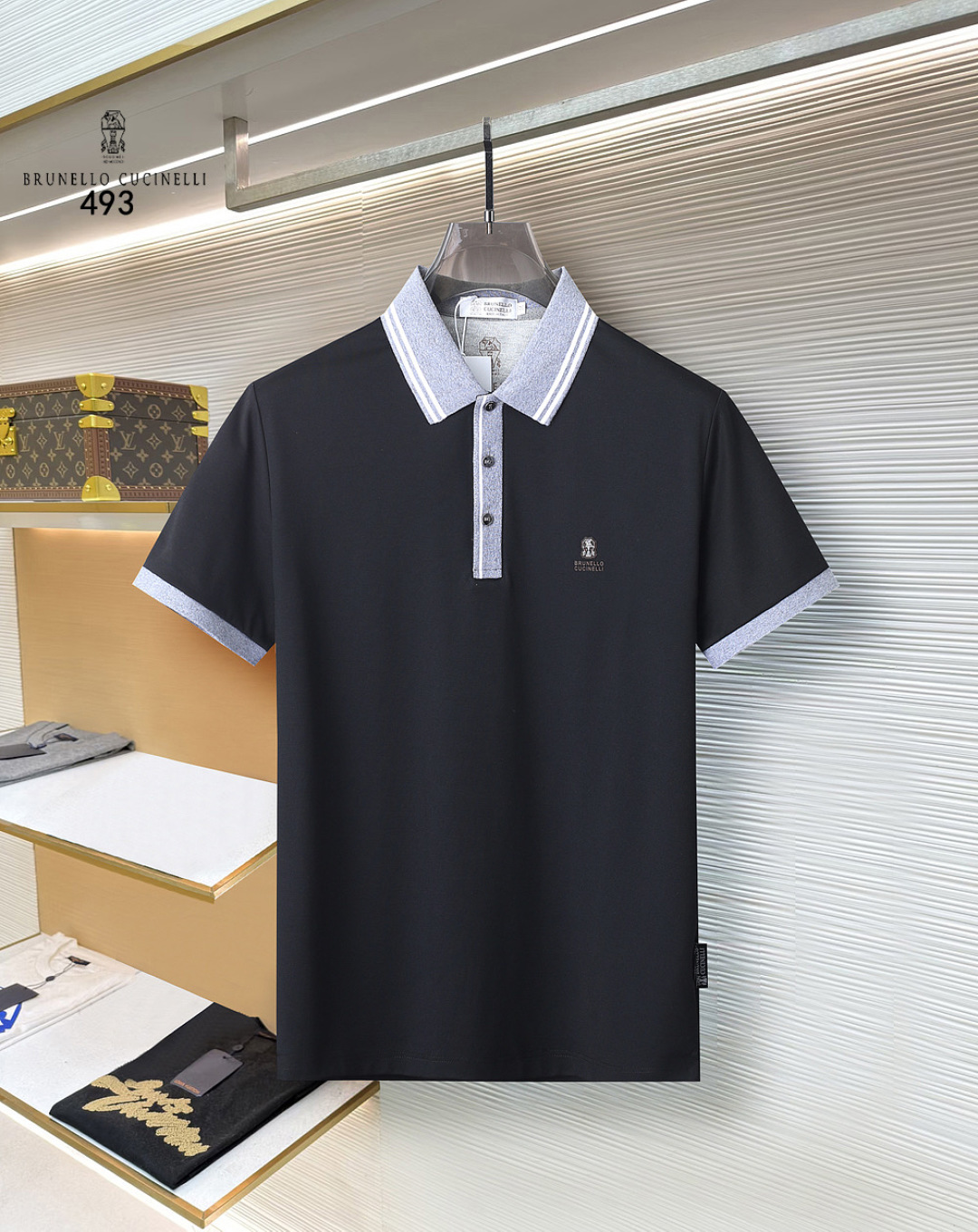 NO:746513,Bruti  The classic Polo collar design for spring and summer 2026, with simple single-breasted buttons, neat and smooth lines, cleverly modifying the neck line, showing an elegant gentleman's style. The exquisite brand logo on the left chest uses a seamless gluing process, which is delicate and smooth, showing a luxurious texture in a low-key manner, showing the brand's ingenuity and pursuit of quality in every detail. Selected high-quality fabrics,  It feels soft and smooth, has good breathability, and is comfortable to wear. Whether it is worn with casual trousers to attend business occasions to show professionalism or combined with jeans to create a daily look, creating a relaxed and comfortable atmosphere, it can be perfectly adapted. ZJ helps you interpret various styles with ease and show your unique taste. Sizes M-4XL,,jeans,19860909布鲁提 2026春夏经典的Polo领设计,搭配简洁的单排扣,线条利落流畅,巧妙修饰颈部线条,彰显优雅绅士格调.左胸处精致的品牌标识,采用无痕压胶工艺,细腻而平整,低调间流露奢华质感,于细微之处展现品牌匠心与品质追求.精选优质面料,触感柔软顺滑,透气性佳,穿着舒适自在.无论是搭配休闲西裤出席商务场合,展现专业干练；还是与牛仔裤组合打造日常造型,营造轻松惬意氛围,它都能完美适配,ZJ助你以从容姿态诠释多样风格,尽显独特品味.尺码M-4XL,,jeans,,Men's clothing