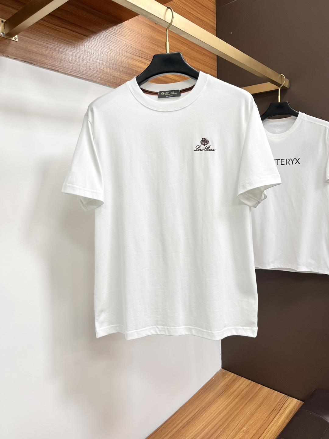 NO:847886,Nuoyoupanya 26 spring and summer new brand letter logo logo short-sleeved T-shirt, DB customized 80-count double-strand mercerized cotton fabric; two colors are available. Size M-3XL. Please state your height and weight when placing an order, T-shirt, tees, t-shirt,19860909诺悠翩雅 26春夏新品品牌字母徽标标识短袖T恤,DB定制80支双股丝光棉面料；两色齐发 尺码M-3XL 报单请报身高体重,,T-shirt,tees，t-shirt,,Men's clothing
