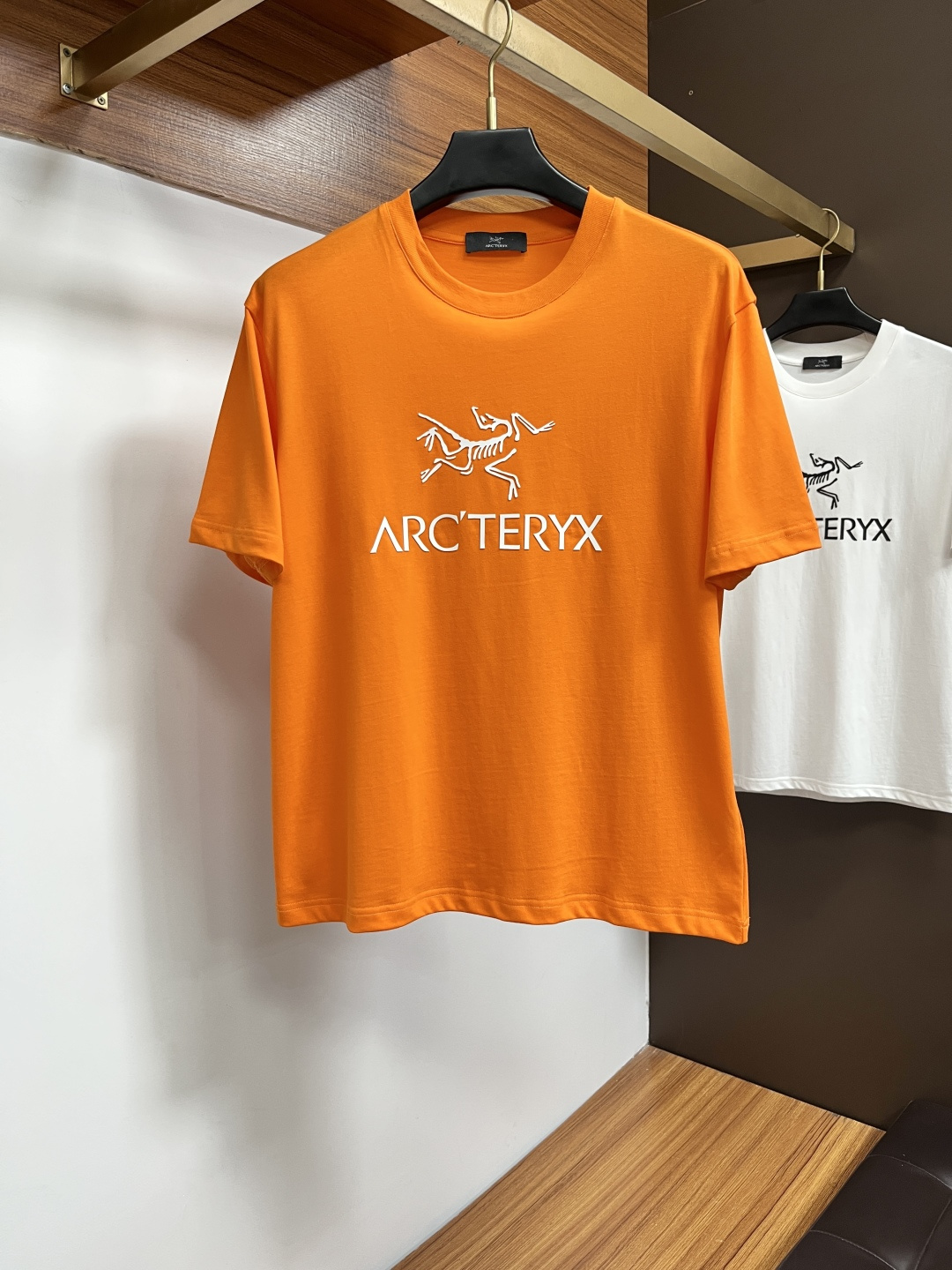 NO:846301,Arc'teryx 26 spring and summer new brand letter logo logo short-sleeved T-shirt, DB customized 80-count double-strand mercerized cotton fabric; 6 colors are available. Sizes M-3XL. Please state your height and weight when ordering, arc'teryx, T-shirt, tees, t-shirt,19860909始祖鸟 26春夏新品品牌字母徽标标识短袖T恤,DB定制80支双股丝光棉面料；6色齐发 尺码M-3XL 报单请报身高体重,arc'teryx,T-shirt,tees，t-shirt,,Men's clothing