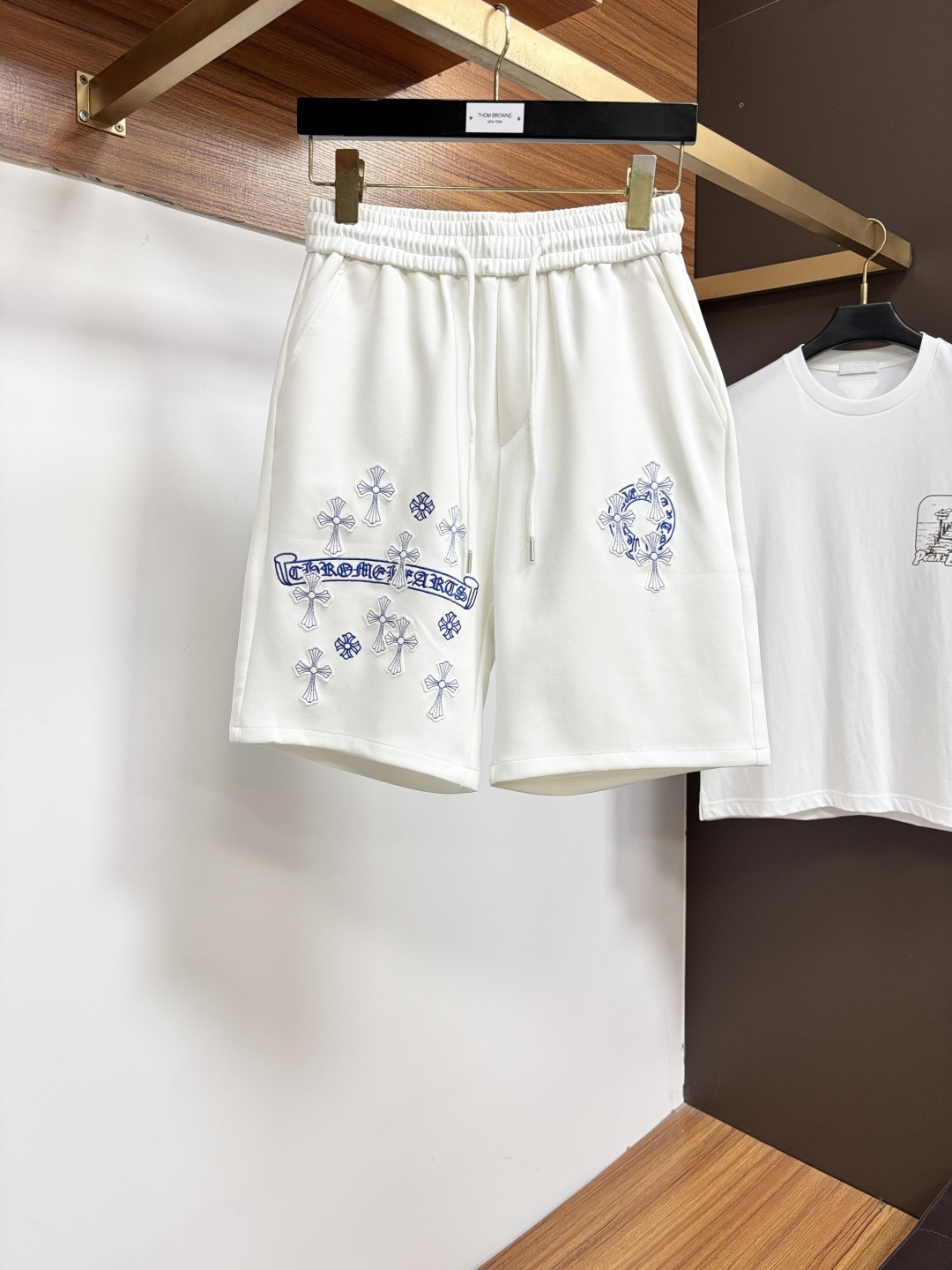 NO:929948,Chrome Hearts official website counters are available at the same time, the original order is very good, a super stylish casual shorts, customized original fabric, unique design, top-notch printing technology letter pattern logo, original hardware accessories decoration, an extremely outstanding shorts, the materials and craftsmanship are extremely luxurious and exquisite, extremely high-grade, handsome and stylish upper body, JZ recommends, size M-3XL,, chrome hearts, shorts,19860909克罗心 官网专柜同步有售,原单狠货,超级有范儿的一款休闲短裤 定制原版面料,独特设计,顶级印花工艺字母图案logo,原版五金辅料装饰,极为翘楚的一款短裤,用料与工艺都极致奢华精湛,档次极高,上身帅气有型, JZ推荐,码数M-3XL,,chrome hearts,shorts,,Men's clothing