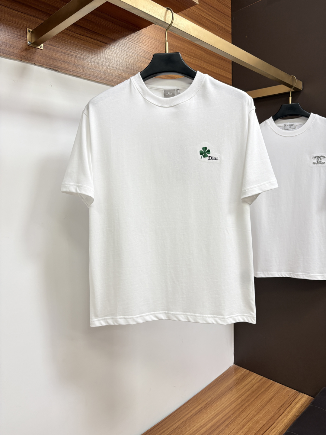 NO:956475,Dior 26 spring and summer new brand letter logo logo short-sleeved T-shirt, ST customized 80-count double-ply cotton fabric; two colors are shipped together. Size: S-2XL, please state your height and weight when ordering, dior, T-shirt, tees, t-shirt,19860909迪奥 26春夏新品品牌字母徽标标识短袖T恤,ST定制80支双股棉面料；两色齐发 尺码:S-2XL报单请报身高体重,,dior,T-shirt,tees，t-shirt,,Men's clothing