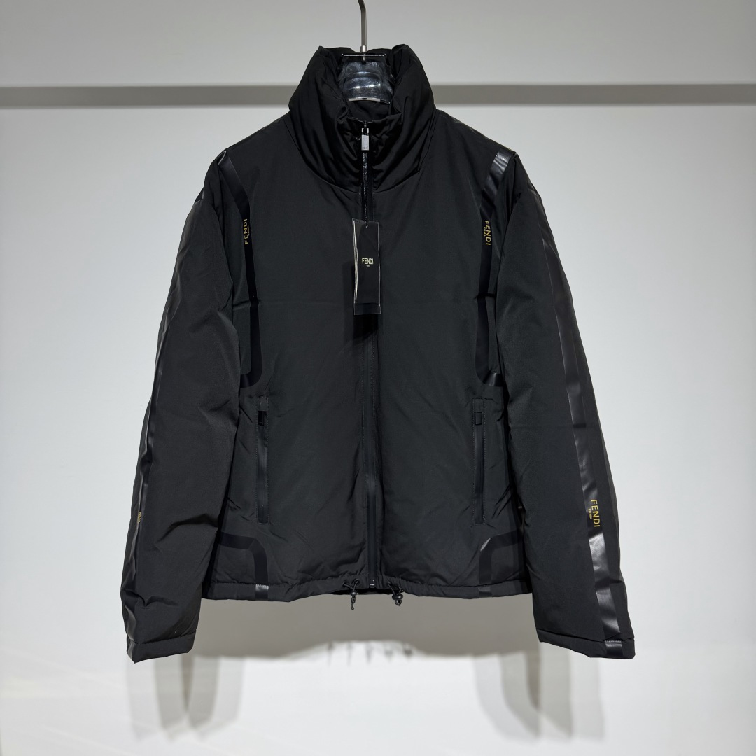 NO:721027,The highest version on the market, the girl inspects the goods, trims the three marks on the threads, and delivers the goods. You can send pictures and videos. If you want quality and service, please add me on WeChat. We will not accept urgent orders. Fendi Fendi catwalk style down jacket, new yellow loose jacket with lettering logo, short goose down stand-up collar and thickened down jacket. Same style for men and women. It is warm and good-looking, has a sense of detail, and is simple without losing temperament! The price/performance ratio is very high. You can earn money by buying this kind of style, and the wear rate is also high.  The design is simple and elegant, with a tasteful, casual and handsome style. It looks basic, and the pattern can be seen to have been carefully designed. The small, loose and short pattern can hide the flesh, and is simple and elegant without clumsiness. There are two careful designs that bring life to a basic down jacket. It has a sense of design, and the other is a bread-shaped design.  It adds to the fashionable feel of the clothes. Although it is a down jacket, it feels as cool as a jacket. The fluffiness creates the warmth of down, and goose down is the best. The national standard 90 white goose down. The cleanliness is more than twice as high as the national standard. It is guaranteed from the source of the material and has green health issues. This kind of down is closer to pollution-free and purer.  The velvet of goose down is generally larger than that of duck down, and the fill power is 50% higher than that of duck down. In fact, it is very simple that the fluffier the thing, the warmer it is. The velvet fiber of goose down is larger than that of duck down.  Naturally, it is light and warm. The outer layer and the inner liner are made of high-density fabrics with four layers of protection, which can effectively prevent down fleece. Separated down filling technology, combined with precise machine down filling technology, the down is evenly distributed and all-around warm. Although it is light and soft, the down filling is sufficient and full. That’s what good down is! This winter must-have item: black L37 XL63 XXL3 yellow XL45 XXL15. Refer to the size chart to choose the size that suits you!  44/M code: Bust 130cm - Shoulder width 56cm - Clothing length 73cm - Sleeve length 62cm 46/L code: Bust 134cm - Shoulder width 57cm - Clothing length 74cm - Sleeve length 63cm 48/XL code: Bust 138cm - Shoulder width 58cm - Clothing length 75cm - Sleeve length 64cm  50/XXL size: bust 142cm - shoulder width 59cm - length 76cm - sleeve length 65cm, Fendi - clothing, fendi, fendi, jackets & coats, jackets & coats, down jacket,19860909市面最高版本小妹验货、修剪线头上三标、发货可发图及拍视频,要品质要服务的加我微信,不接急单. Fendi 芬迪走秀款羽绒服新款黄色宽松外套字母LoGO短款鹅绒立领加厚羽绒服.男女同款 保暖又好看,有细节感,简约不失气质的款!性价比非常高,这样的款买到赚到,穿着率也高. 设计上走的是简约大气路线,有品位又休闲的又帅帅的风格.看起来基础,版型看得出仔细推敲设计过. 小宽松短款的版型,很能藏肉肉,简约大气没有笨拙感有两个小心机的设计,使得一件基础款羽绒服有了生机.很有设计感,还有一个是面包版型的设计, 增加了衣服的时髦感,虽然是羽绒服,但是像夹克一样酷酷的感觉~蓬松度造一件羽绒的保暖度,鹅绒完胜,国标90白鹅绒. 清洁度高于国标两倍有余,从材料源头保证,绿色健康问题,这样的绒更接近无污、更纯净. 鹅绒的绒朵普遍比鸭绒绒朵大,蓬松度比鸭绒的高出50.其实很简单是越蓬松的东西越保暖,鹅绒的绒纤维要大于鸭绒纤维, 自然是又轻盈又更保暖外层和内胆都是采用高密度面料,四层防护,有效防止跑毛钻绒,分隔充绒工艺,配合精确的机器充绒技术,羽绒分布均匀,全方位保暖,虽然轻软但是充绒量很足,很饱满,好的绒就是这样!,今年冬季必备单品  黑色L37 XL63 XXL3 黄色XL45 XXL15 参考尺码表数据选择合适自己的尺码！ 44/Ｍ码:胸围130cm-肩宽56cm-衣长73cm-袖长62cm 46/L码:胸围134cm-肩宽57cm-衣长74cm-袖长63cm 48/XL码:胸围138cm-肩宽58cm-衣长75cm-袖长64cm 50/XXL码:胸围142cm-肩宽59cm-衣长76cm-袖长65cm,芬迪-服装,fendi,fendi,jackets & coats,jackets & coats,down jacket,,Women's clothing