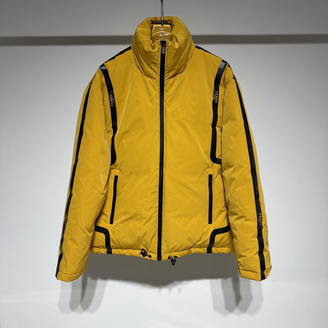 NO:721037,The highest version on the market, the girl inspects the goods, trims the three marks on the threads, and delivers the goods. You can send pictures and videos. If you want quality and service, please add me on WeChat. We will not accept urgent orders. Fendi Fendi catwalk style down jacket, new yellow loose jacket with lettering logo, short goose down stand-up collar and thickened down jacket. Same style for men and women. It is warm and good-looking, has a sense of detail, and is simple without losing temperament! The price/performance ratio is very high. You can earn money by buying this kind of style, and the wear rate is also high.  The design is simple and elegant, with a tasteful, casual and handsome style. It looks basic, and the pattern can be seen to have been carefully designed. The small, loose and short pattern can hide the flesh, and is simple and elegant without clumsiness. There are two careful designs that bring life to a basic down jacket. It has a sense of design, and the other is a bread-shaped design.  It adds to the fashionable feel of the clothes. Although it is a down jacket, it feels as cool as a jacket. The fluffiness creates the warmth of down, and goose down is the best. The national standard 90 white goose down. The cleanliness is more than twice as high as the national standard. It is guaranteed from the source of the material and has green health issues. This kind of down is closer to pollution-free and purer.  The velvet of goose down is generally larger than that of duck down, and the fill power is 50% higher than that of duck down. In fact, it is very simple that the fluffier the thing, the warmer it is. The velvet fiber of goose down is larger than that of duck down.  Naturally, it is light and warm. The outer layer and the inner liner are made of high-density fabrics with four layers of protection, which can effectively prevent down fleece. Separated down filling technology, combined with precise machine down filling technology, the down is evenly distributed and all-around warm. Although it is light and soft, the down filling is sufficient and full. That’s what good down is! This winter must-have item: black L37 XL63 XXL3 yellow XL45 XXL15. Refer to the size chart to choose the size that suits you!  44/M code: Bust 130cm - Shoulder width 56cm - Clothing length 73cm - Sleeve length 62cm 46/L code: Bust 134cm - Shoulder width 57cm - Clothing length 74cm - Sleeve length 63cm 48/XL code: Bust 138cm - Shoulder width 58cm - Clothing length 75cm - Sleeve length 64cm  50/XXL size: bust 142cm - shoulder width 59cm - length 76cm - sleeve length 65cm, Fendi - clothing, fendi, fendi, jackets & coats, jackets & coats, down jacket,19860909市面最高版本小妹验货、修剪线头上三标、发货可发图及拍视频,要品质要服务的加我微信,不接急单. Fendi 芬迪走秀款羽绒服新款黄色宽松外套字母LoGO短款鹅绒立领加厚羽绒服.男女同款 保暖又好看,有细节感,简约不失气质的款!性价比非常高,这样的款买到赚到,穿着率也高. 设计上走的是简约大气路线,有品位又休闲的又帅帅的风格.看起来基础,版型看得出仔细推敲设计过. 小宽松短款的版型,很能藏肉肉,简约大气没有笨拙感有两个小心机的设计,使得一件基础款羽绒服有了生机.很有设计感,还有一个是面包版型的设计, 增加了衣服的时髦感,虽然是羽绒服,但是像夹克一样酷酷的感觉~蓬松度造一件羽绒的保暖度,鹅绒完胜,国标90白鹅绒. 清洁度高于国标两倍有余,从材料源头保证,绿色健康问题,这样的绒更接近无污、更纯净. 鹅绒的绒朵普遍比鸭绒绒朵大,蓬松度比鸭绒的高出50.其实很简单是越蓬松的东西越保暖,鹅绒的绒纤维要大于鸭绒纤维, 自然是又轻盈又更保暖外层和内胆都是采用高密度面料,四层防护,有效防止跑毛钻绒,分隔充绒工艺,配合精确的机器充绒技术,羽绒分布均匀,全方位保暖,虽然轻软但是充绒量很足,很饱满,好的绒就是这样!,今年冬季必备单品  黑色L37 XL63 XXL3 黄色XL45 XXL15 参考尺码表数据选择合适自己的尺码！ 44/Ｍ码:胸围130cm-肩宽56cm-衣长73cm-袖长62cm 46/L码:胸围134cm-肩宽57cm-衣长74cm-袖长63cm 48/XL码:胸围138cm-肩宽58cm-衣长75cm-袖长64cm 50/XXL码:胸围142cm-肩宽59cm-衣长76cm-袖长65cm,芬迪-服装,fendi,fendi,jackets & coats,jackets & coats,down jacket,,Women's clothing