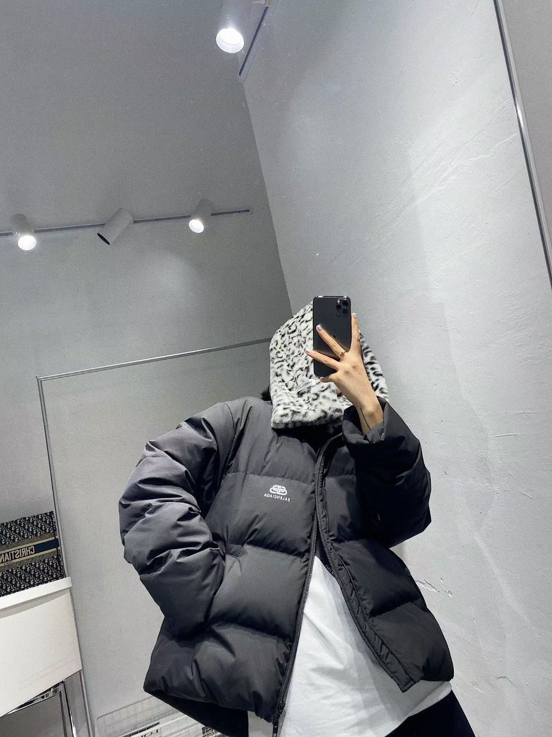 NO:721065,Upper body effect!  ,Balenciaga-clothing,balenciaga,19860909上身效果！,巴黎世家-服装,balenciaga,,Women's clothing