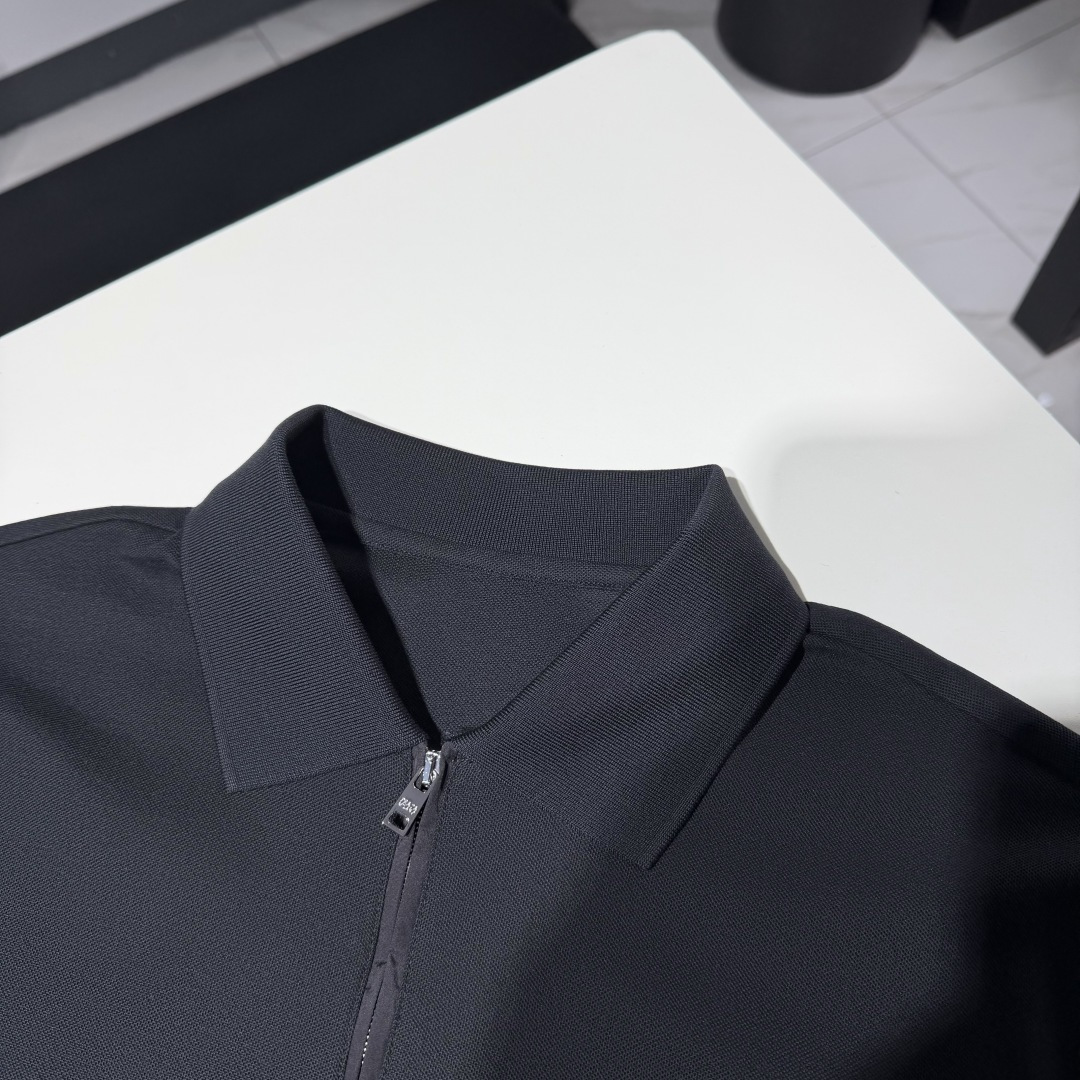 NO:818039,T-shirt details!  ,Prada-clothing,prada,tees,t-shirt,19860909T恤细节！,普拉达-服装,prada,tees，t-shirt,,Women's clothing