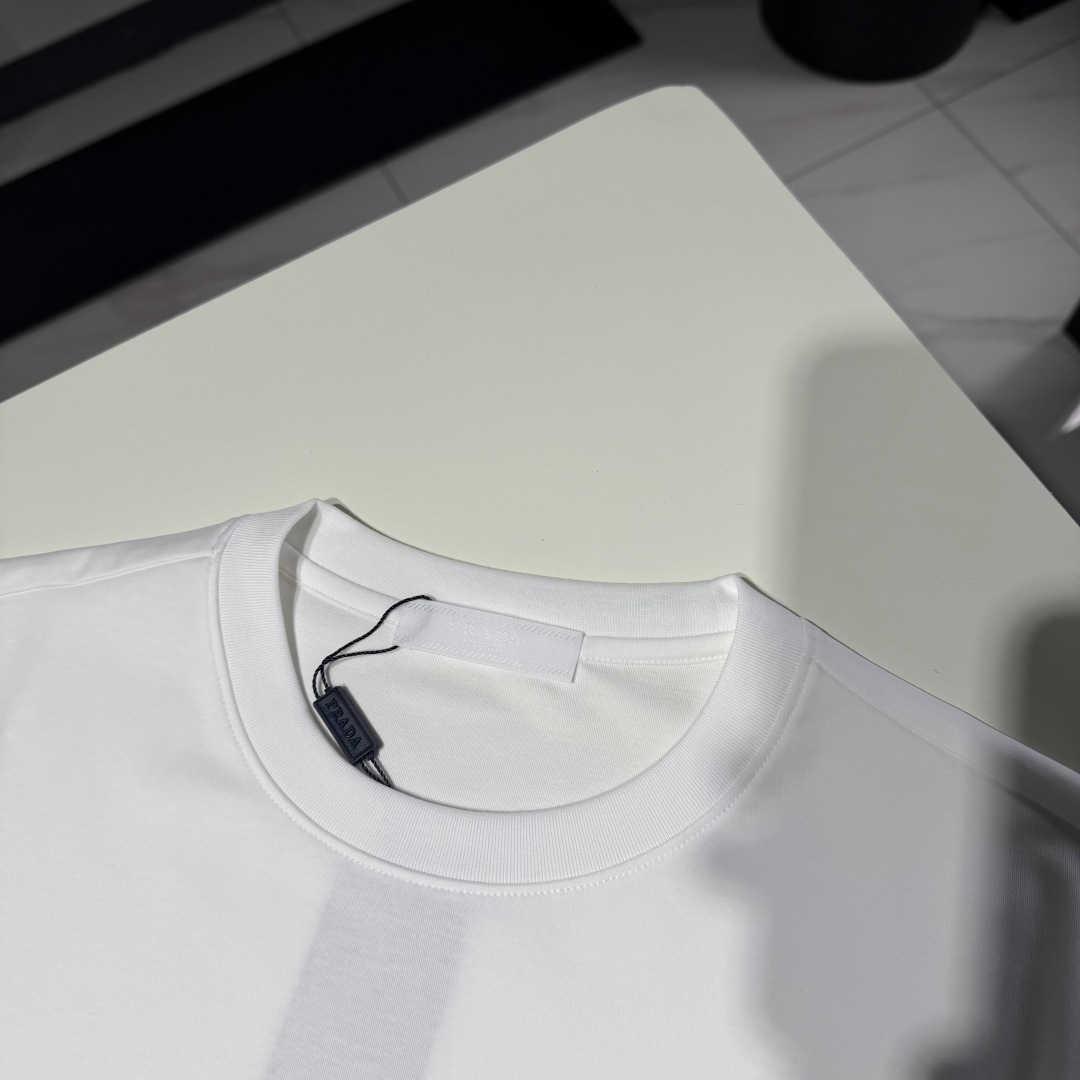 NO:818663,T-shirt details!  ,Prada-clothing,prada,tees,t-shirt,19860909T恤细节！,普拉达-服装,prada,tees，t-shirt,,Women's clothing
