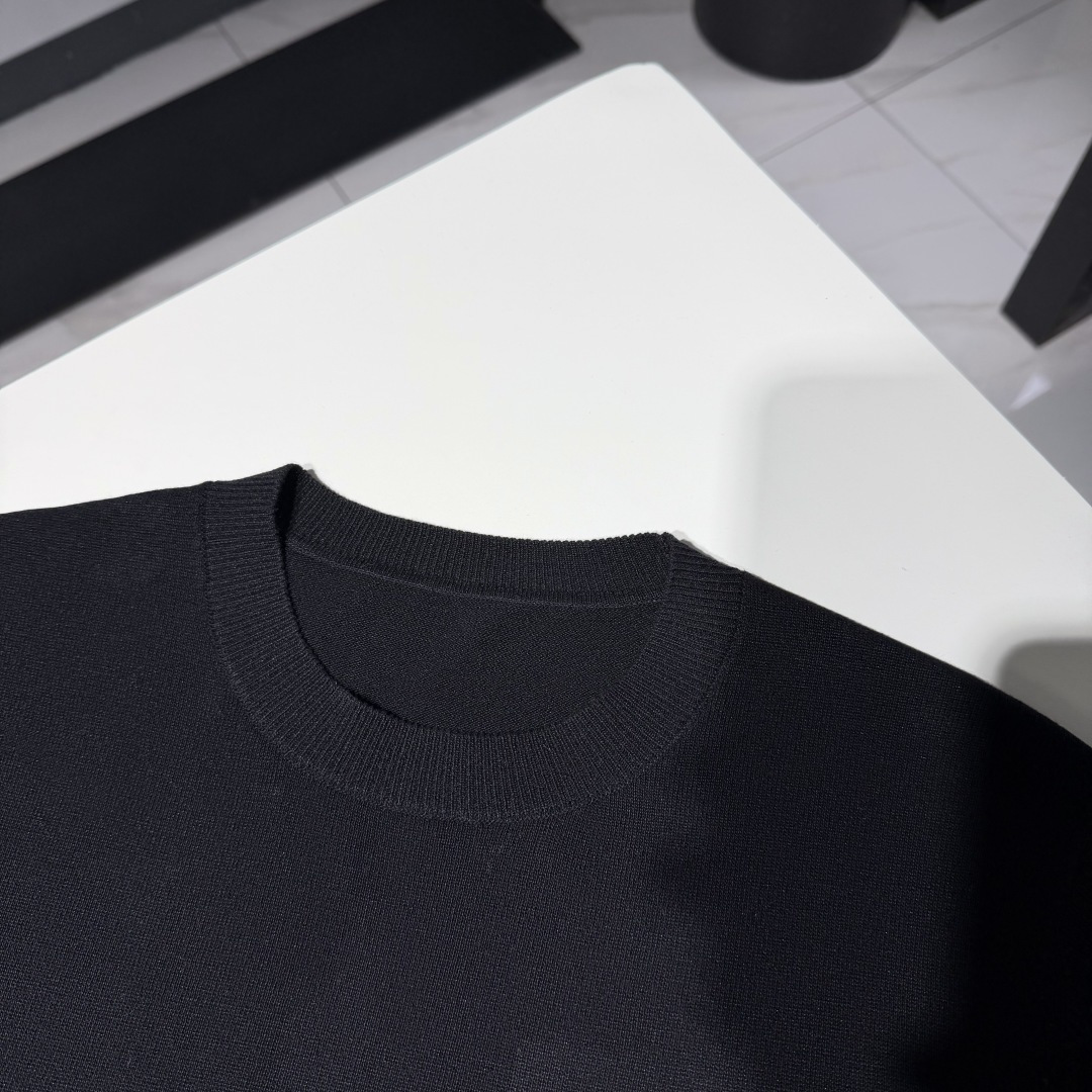 NO:817931,T-shirt details!  ,Miu Miu-clothing,tees,t-shirt,19860909T恤细节！,缪缪-服装,tees，t-shirt,,Women's clothing