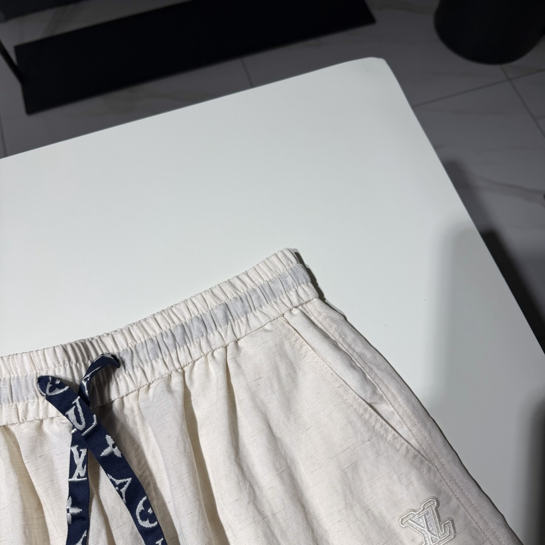 NO:818011,Shorts details!  ,Louis Vuitton-clothing,louis vuitton,shorts,19860909短裤细节！,路易威登-服装,louis vuitton,shorts,,Women's clothing