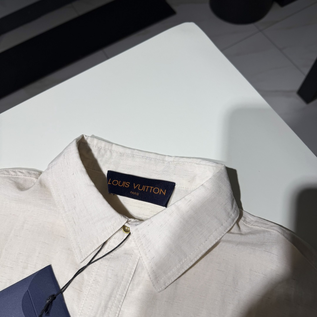 NO:817996,Shirt details!  ,Louis Vuitton-clothing,louis vuitton,shirts,19860909衬衫细节！,路易威登-服装,louis vuitton,shirts,,Women's clothing