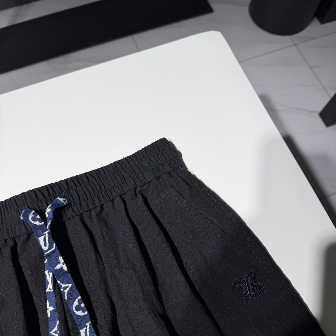 NO:817984,Shorts details!  ,Louis Vuitton-clothing,louis vuitton,shorts,19860909短裤细节！,路易威登-服装,louis vuitton,shorts,,Women's clothing