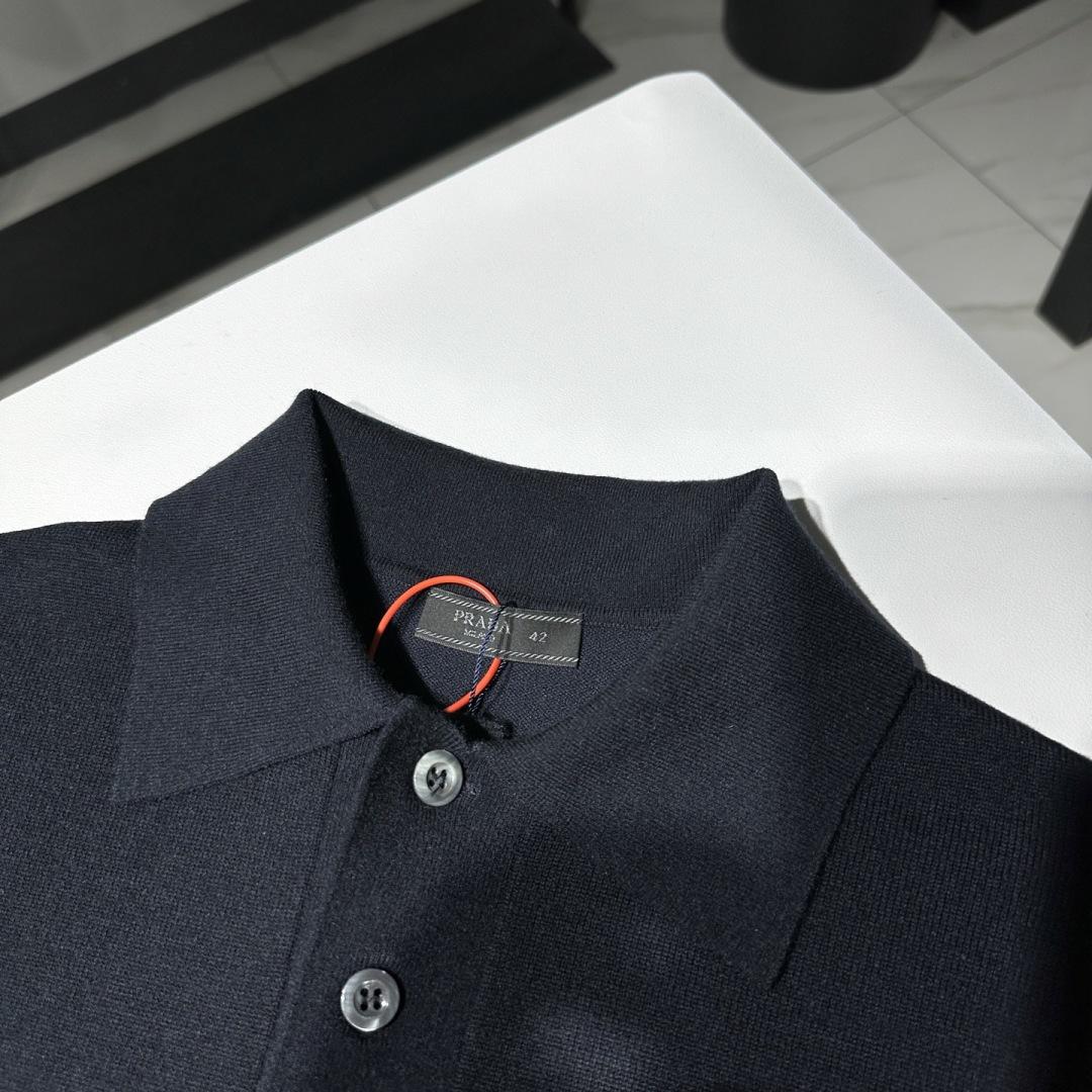NO:817920,T-shirt details!  ,Prada-clothing,prada,tees,t-shirt,19860909T恤细节！,普拉达-服装,prada,tees，t-shirt,,Women's clothing