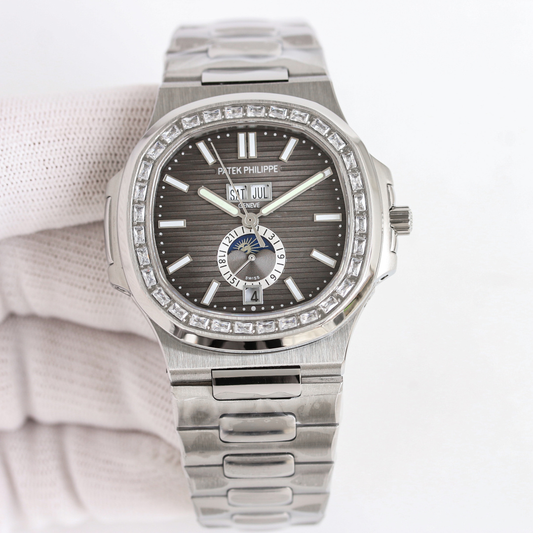 NO:714893,Diamond ring produced by TW TW Factory Patek Philippe Nautilus series New mold opening, new masterpiece, top V2 version, new VJ1 Nautilus 5726/1A high-end replica 1-1 TW launches new Patek Philippe PP 1. Upgraded text  The shading radiation of the letter has been corrected to make it deeper, the texture contrast is clearer, and the three-dimensional effect is stronger. The letter is a two-color penetrating letter. After half a year of research, it has been upgraded to a three-layer letter. This solves the problem that the white plate in the center of the V1 is not deep enough and the fonts are not printed correctly. At the same time, the incorrect position of the luminous feet of the V1 letter is corrected to enhance the luminous intensity. The genuine six-digit moon phase is white. Now the mold has been re-molded according to the original color, and the upgrade is consistent with the original!  2. Appearance upgrade: The case of the V2 version is polished and polished using CNC to restore the original craftsmanship one by one, without sparing every detail!  3. Upgrade the waterproof function and restore the nature of the diving watch!  The six-digit price of genuine products is beyond the reach of many watch lovers!  【TW】Watch factory gives you low price!  Buy 95% authentic products!  No words can be said to be worth the word 'like'. As long as you like it, it's worth it!  For the best luxury gift recommendation, please look for TW’s exclusive quality, patek philippe19860909TW 出品 钻圈  TW Factory 百达翡丽 鹦鹉螺系列 全新开模全新力作顶级V2版本上新VJ1鹦鹉螺5726/1A高端复刻1-1 TW推出全新 百达斐丽 PP 1. 升级字面 修正字面底纹放射,使它更加深沉,纹路对比更清晰,立体感更强,字面为双色渗透字面,经半年研究现升级为三层字面,攻破V1中心白盘不够深沉,字体印刷不正问题,同时修正V1字面夜光丁脚位不正,加强夜光强度,正品六字位月相为白色,现已根据原装颜色从新开模,升级与正品一致！ 2.外观升级 V2版本表壳打磨,抛光全部走CNC一一还原正品工艺,不放过每一个细节！ 3.升级防水功能,还原潜水运动表的本性！ 正品六位数的价格让许多爱表之人望尘莫及！【TW】腕表工厂让你以低的价格！买到百分之95的正品！千言万语都抵不过“喜欢”二字,只要喜欢,那就是值得！送礼最佳奢华推荐请认准TW独家品质,,patek philippe,Watch