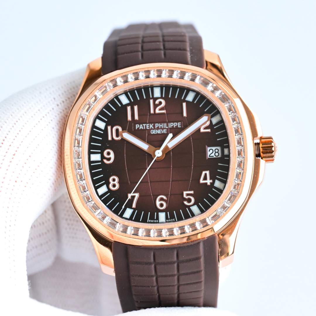 Luxury Watch: White and Gold Shells, Slim Design, Sapphire Crystal Glass Mirrors