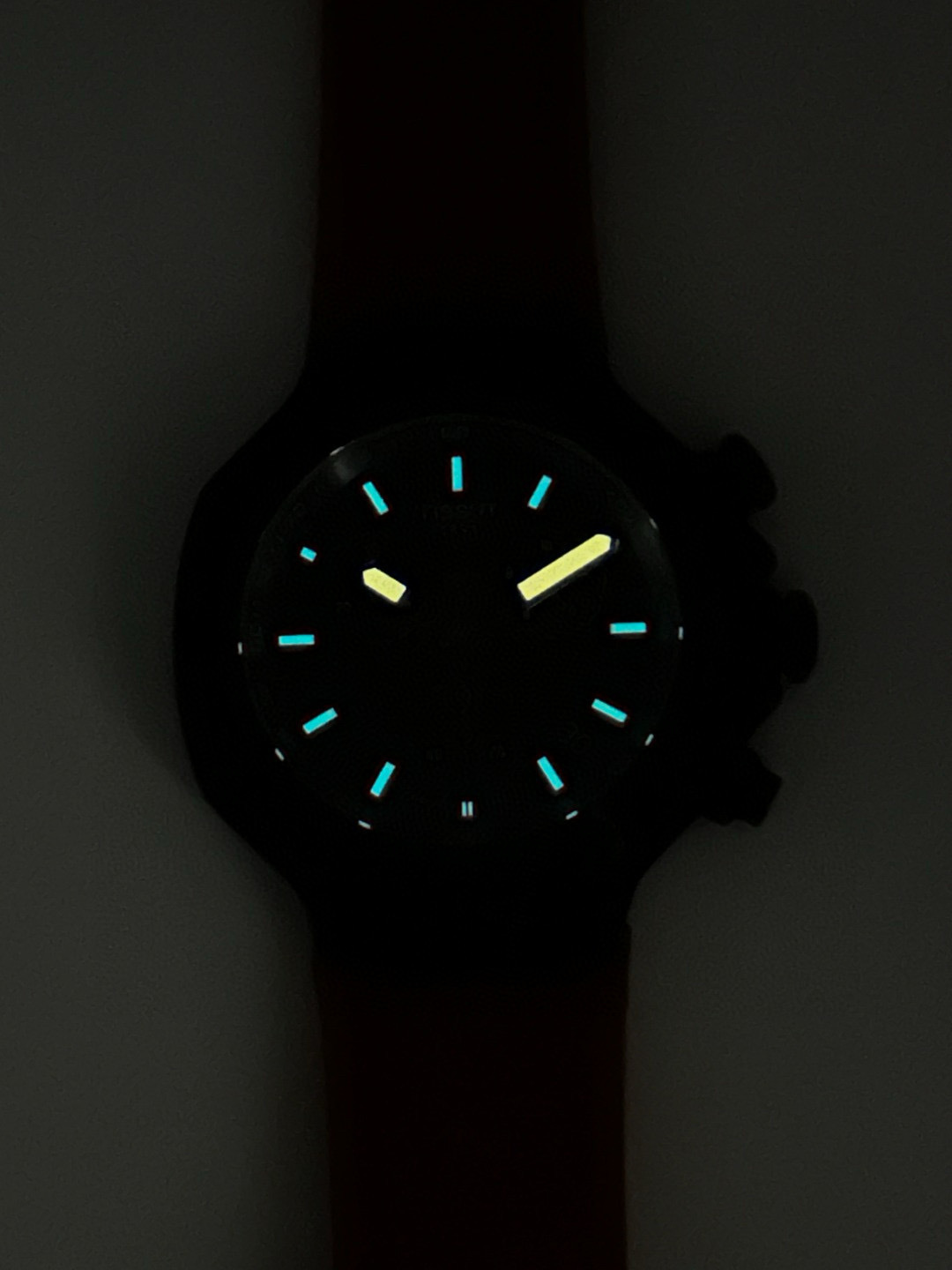 T141.417.37.061.02: New Tissot Watch with Swiss Core and Unique Design - 图片 9