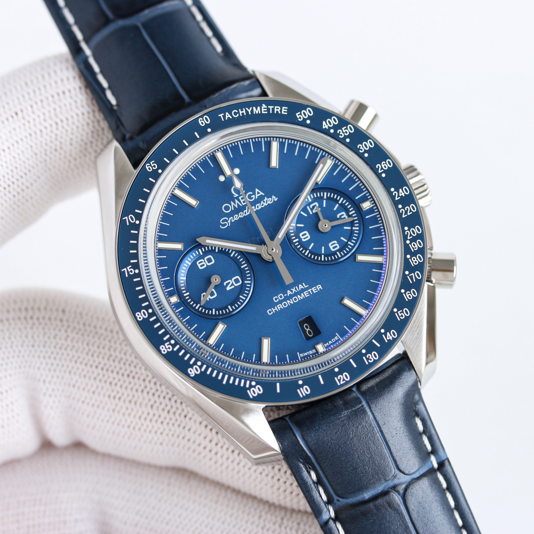 NO:383525,Produced by TVS, belt model, steel belt model, TVS Factory, OMEGA, Speedmaster series, OB2 coaxial chronograph watch, model 311.30.44.51.01.002 TVS independently developed the Master Chronometer dual-T movement, 3-point disc is [12 hours] and [60 minutes] accumulated chronograph disc. All functions and appearance are consistent with the original version, TVS's ingenious work, vibration frequency 28,800 oscillations per hour, power reserve 60 hours, stainless steel case strap, arcuate double-sided anti-reflection and anti-wear glass, the best luxury recommendation for gifts, please be sure to meet TVS's exclusive quality,,omega19860909TVS 出品 皮带款 钢带款  TVS Factory 欧米茄 OMEGA 超霸系列 OB2 同轴计时腕表 型号311.30.44.51.01.002 TVS 自主研发型至臻天文台双T机芯,3点盘为【12小时】和【60分钟】累积计时盘.所有功能及外观与原版一致,TVS匠心之作 振频28800每小时振荡次数 动力储存60小时 精钢表壳表带,弧拱形双面防反光抗磨损玻璃 送礼最佳奢华推荐请认准TVS独家品质,,omega,Watch