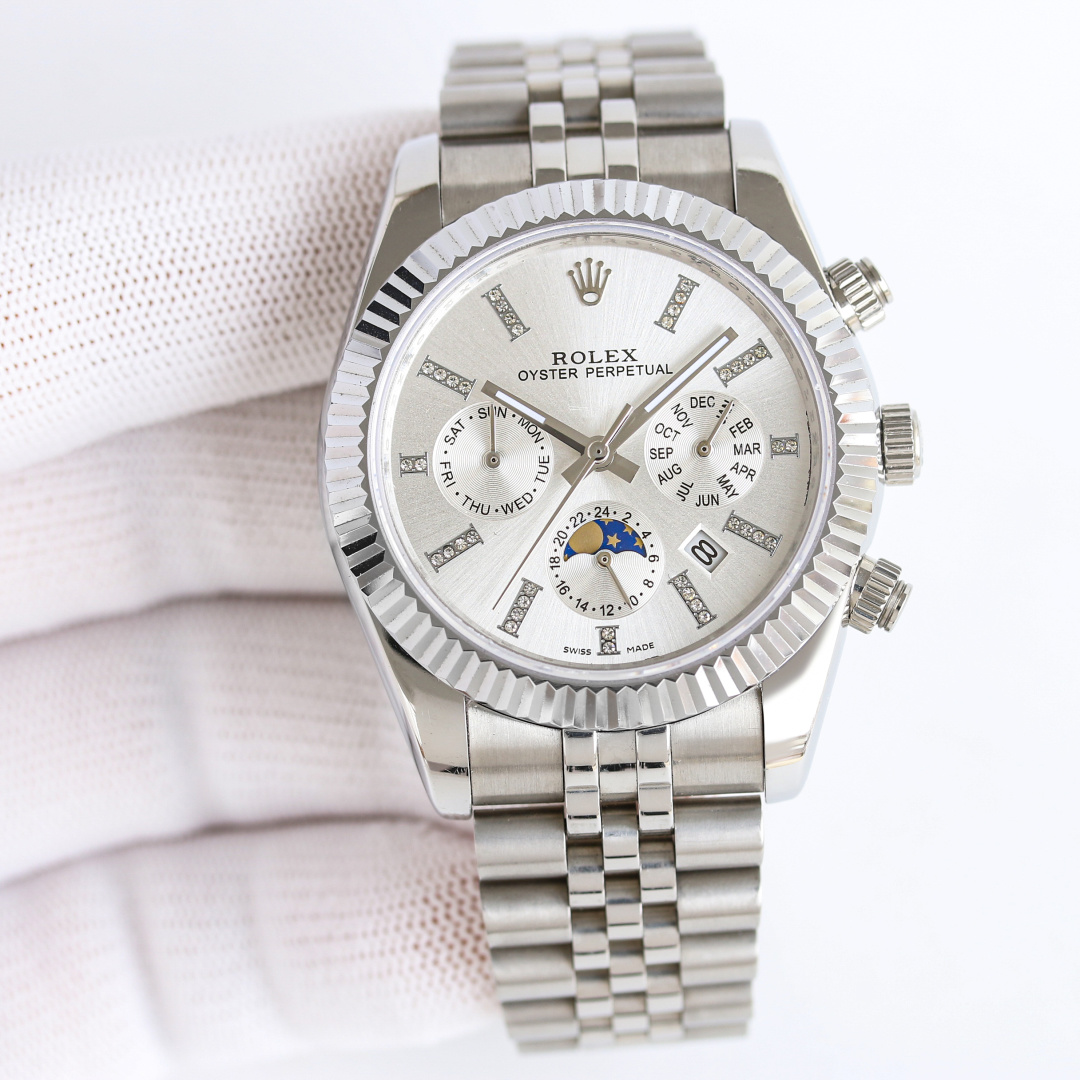 NO:151143,The highest version of gold-proof watch, Rolex complex series six-pin men's watch multi-function watch. 1 equipped with original imported weekly and month moon phase kinetic function movement mechanical watch, 2 use classic exclusive inner shadow luminous Rome as the scale to show the luxurious temperament of this watch. 3 strap uses imported 904L steel belt watch, 4 watch mirror uses double sapphire mirror, 5 perspective bottom cover, 6 diameter 41mm/10mm, watch functions combine weekly/month/date/moon/sun and other functions. The best men's business watch is truly standard, and is a representative work of high-end watches. It is a honorary and noble reputation. The details of the reputation reveal the nobleness of men, and the watch is the same. A unique multi-function mechanical watch,,,rolex19860909金 防表届最高版本, 劳力士复杂系列六针男表多功能腕表. 1搭载原装进口 星期月份月相动能功能机芯机械表, 2表盘上采用经典独家内影夜光罗马 作为刻度更显示出这款腕表的华贵气质 3表带采用进口904L钢带腕表, 4表镜采用双卜蓝宝石镜面, 5透视底盖, 6直径 41mm/10mm, 腕表功能汇集星期/月份/日期/月亮/太阳等功能于一身,最佳男士商务腕表真正的标配,为高端腕表的代表之作, 荣誉出品 尊贵彰显之美誉细节之处透露男士高贵,表里如一 独具匠心多功能机械腕表,,,rolex,Watch