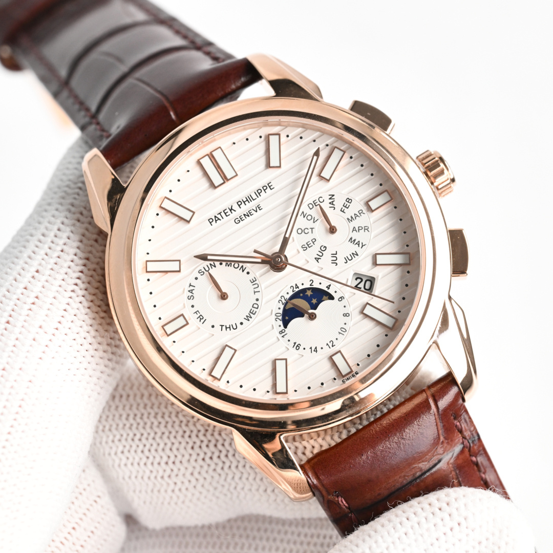 NO:394504,Production from TW White Shell Gold Shell TW Factory's large-scale factory quality, high-end series!  New Patek Philippe PP Complex Function Timer Series R71 is available on the market Patek Philippe Noble Artwork!  (The upgraded version improves the shell body thinner than the old version, the glass is upgraded to wear-resistant and fall-resistant, and is smoother and more beautiful than the old version! The inner cover is updated to a steel-sin inner cover; the watch texture looks more perfect) Exclusive literal plus high-end inner shadow logo, matched with imported multi-function movement (0 rework) function (24 hours, week, stars, month) imported 316 stainless steel, using vacuum plating in 18k quality furnace!  Paired with calfskin imported from Italy!  Original folding buckle!  Size 42 mm. Wear-resistant and scratch-resistant sapphire glass!  Super waterproof 50 meters!  Simple but not simple!  You can never own a Patek Philippe, you are just keeping it for your descendants. (Prudent commitment The product is more luster and exquisite in the physical touch, the dial is lifelike in the dial, the shell cover craftsmanship is all master-level light body test, plus the high-tech forging of machines in the new era, it is shocking and noble. You deserve it! Built by a large manufacturer! Welcome to reprint! Please recognize the exclusive quality of TW for gifts, patek philippe, cowhide19860909TW 出品 白壳 金壳  TW Factory大厂品质,高端系列！新款 百达翡丽 PP 复杂功能计时系列R71 上市 PatekPhilippe 贵族的艺术品！（升级版改进壳身比旧版本更薄、玻璃升级耐磨抗摔、比旧版本更平整美观！内罩更新成钢鑫制内罩；手表质感 手感 显得更完美）独家字面加高档内影logo,搭配进口 多功能机芯（0返修）功能（24小时,星期,星辰,月份）进口316精钢,采用18k品质炉内真空电镀！搭配意大利进口小牛皮！原装折叠扣！尺寸42 mm.耐磨防刮蓝宝石玻璃！超强防水50米！简约而不简单！你永远无法拥有一块百达翡丽,你只是在替你的后代保管他. ( 慎重承诺 产品实物光泽手感更佳精湛 字盘刻度栩栩如生 壳套工艺都是宗师级别轻身检验 加上新时代机器高技锻造 上手震撼尊贵非凡.你值得拥有！大厂打造！欢迎转载！送礼最佳奢华推荐请认准TW独家品质,,patek philippe,cowhide,Watch