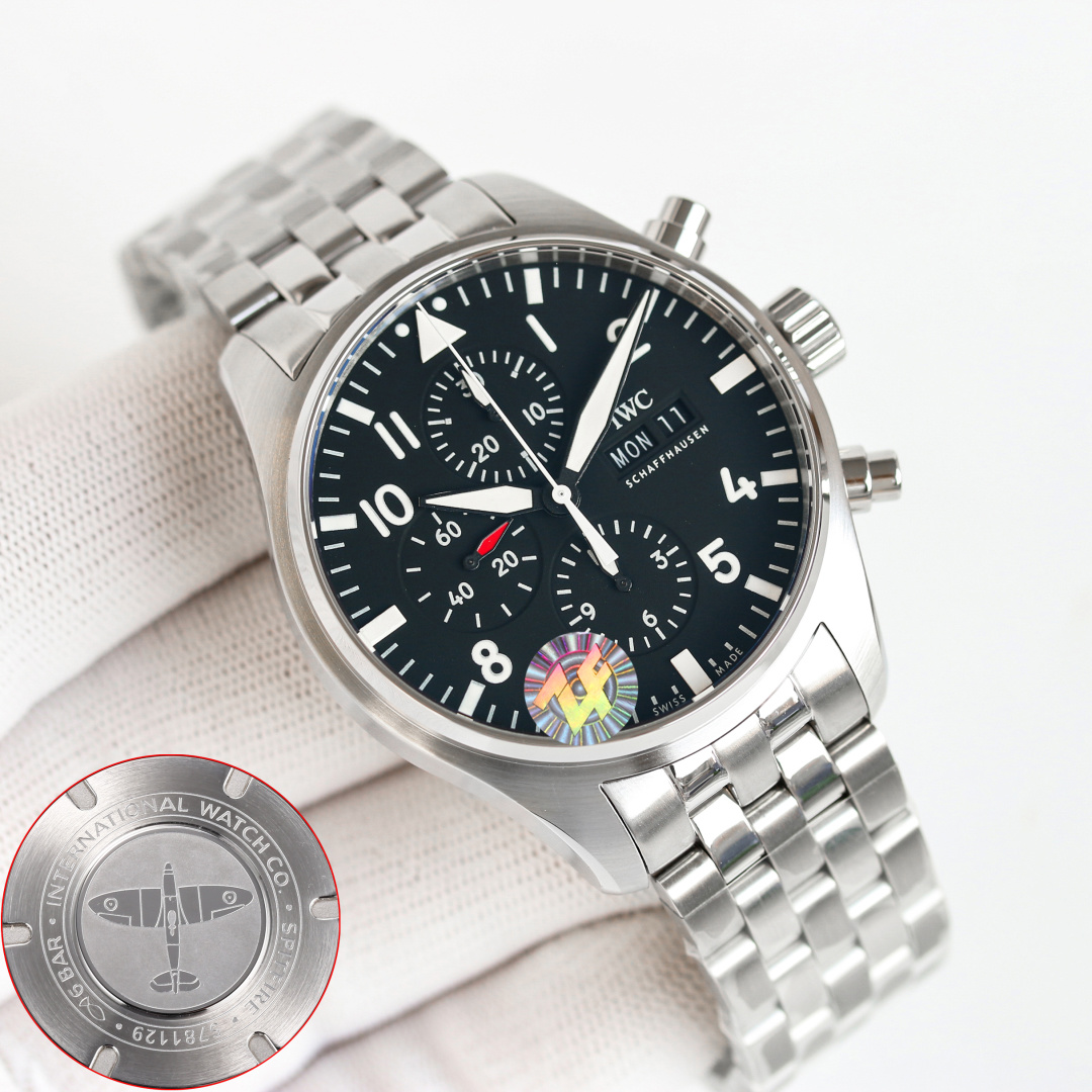 NO:389545,Produced by TW, the answer to the mystery TW Factory IWC Pilot Series IW378003.R29 1. The watch is made of rose high-tech gold plating, with mature workmanship, clear and three-dimensional lines, harmonious colors, and very versatile. 2. Compared with the previous pilots, the new timepiece has been upgraded to 43m, which is more in line with the gold size of modern men's watches!  3. The dial design continues the pilot's classic cockpit instrument panel style. The combination of green and red gold makes the watch look new and luxurious. 4. The new transparent bottom design adopts a self-produced 69385 automatic winding mechanical movement. After the chain is fully loaded, it can provide the watch with a 72-hour power reserve. 5. The double-layer light blue anti-vertigo coating can be read clearly. It continues the classic appearance of the previous work, with a simple design and precision core 6. The original mold is opened at any cost. It is exclusively developed with a counter to develop quick disassembly fluoroelastic and leather straps and steel straps. TW masterpiece is welcome to taste!  The best luxury recommendation for gifts, please identify TW exclusive quality, iwc, gold, gold plating19860909TW 出品 透底谜底 TW Factory IWC 万国 飞行员系列IW378003.R29 1.腕表采用玫高科技镀金,做工成熟,线条清晰而富有立体感,颜色搭配和谐,非常百搭. 2.与之前的飞行员相比,新款时计尺寸升级到43m尺寸,更加符合现代男表的黄金尺寸！ 3.表盘设计延续飞行员经典的驾驶舱仪表盘风格 绿色与红金搭配使腕表焕然一新 尽显奢华 4.全新透底设计采用改自产69385型自动上链机械机芯,上满链后能为腕表提供72小时动力储存. 5.双层浅蓝色防眩晕镀膜更能清楚的读时,延续的前作的经典外观,设计至简 内核精密 6.不惜成本原装开模 搭配专柜独家研发快拆氟橡胶和真皮表带和钢带选择. TW匠心巨作 欢迎品鉴！送礼最佳奢华推荐请认准TW独家品质,,iwc,gold,gold plating,Watch