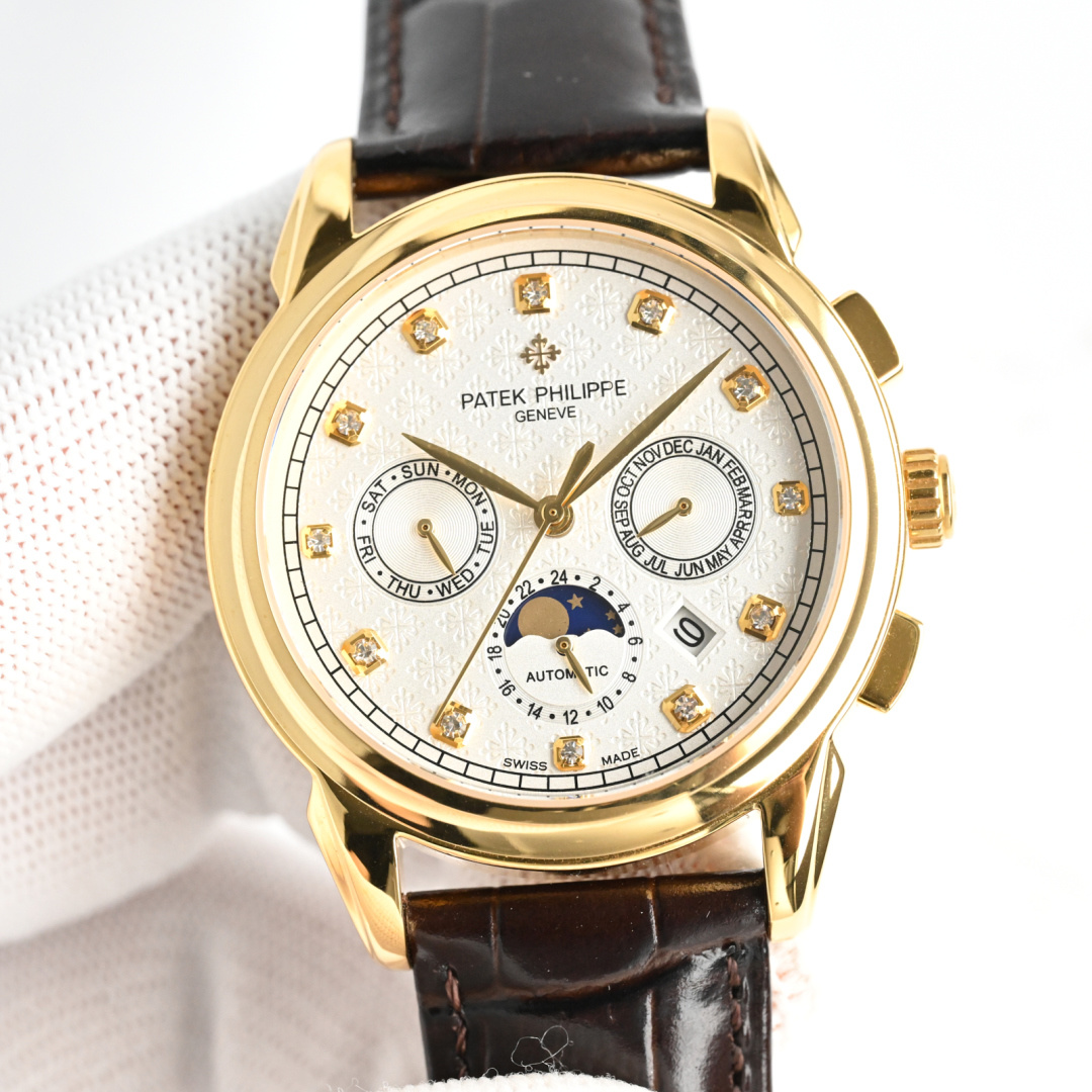 NO:386220,Produced by TW White Shell Gold Shell Diamond 50 TW Factory Highest Version Patek Philippe PP R75 Complex Function Timer Series is on the market Patek Philippe A noble work of art!  Exclusive literal plus high-end internal shadow logo, paired with imported 9100 multi-function movement (0 rework) function (24 hours, week, star, month) imported 316 stainless steel, using 18k quality furnace vacuum plating!  Paired with calfskin imported from Italy!  Original folding buckle!  Size 42mm wear-resistant scratch-resistant sapphire glass!  Super waterproof 50 meters!  Simple but not simple!  You can never own a Patek Philippe, you are just keeping it for your descendants. (Prudent commitment The product has better luster and exquisite feel, the dial is lifelike and the shell cover is all master-level light body test, plus the high-tech forging of machines in the new era, it is shocking and noble. You deserve it! Please recognize the best luxury recommendation for gifts, patek philippe, cowhide19860909TW 出品 白壳 金壳 钻50 TW Factory 最高版本款 百达翡丽 PP R75 复杂功能计时系列上市 PatekPhilippe 贵族的艺术品！独家字面加高档内影logo,搭配进口9100多功能机芯（0返修）功能（24小时,星期,星辰,月份）进口316精钢,采用18k品质炉内真空电镀！搭配意大利进口小牛皮！原装折叠扣！尺寸42mm耐磨防刮蓝宝石玻璃！超强防水50米！简约而不简单！你永远无法拥有一块百达翡丽,你只是在替你的后代保管他. ( 慎重承诺 产品实物光泽手感更佳精湛 字盘刻度栩栩如生 壳套工艺都是宗师级别轻身检验 加上新时代机器高技锻造 上手震撼尊贵非凡.你值得拥有！送礼最佳奢华推荐请认准TW独家品质,,patek philippe,cowhide,Watch