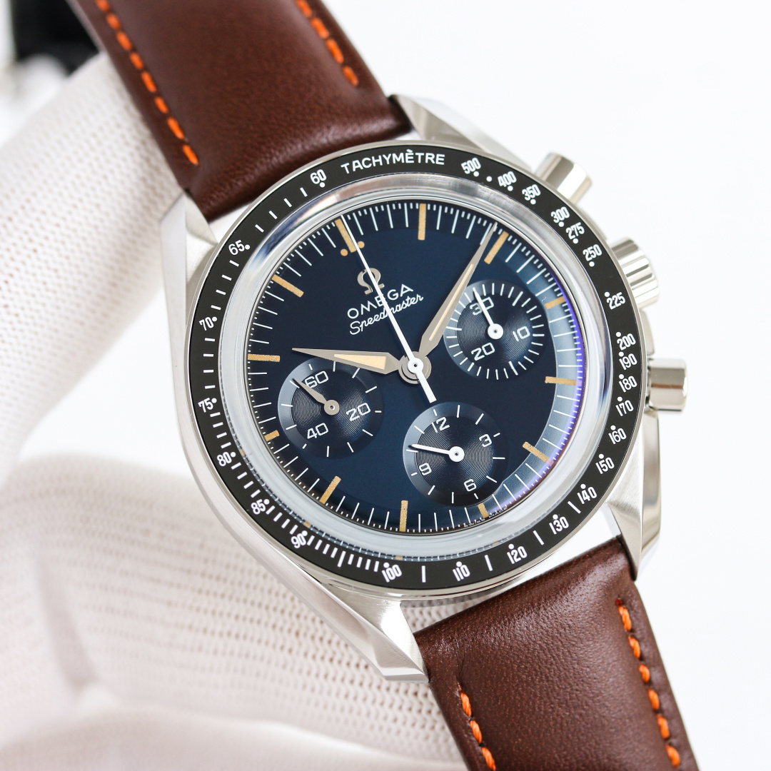 NO:387734,Produced by TVS Belt Model Steel Belt Model TVS Factory OMEGA OB2 Speedmaster Series CK, model 310.30.40.50.06.001, equipped with Omega Master Cycle 3861 movement, manual machinery, stainless steel material, rod-shaped luminous time mark, chronograph/antimagnetic, folding buckle, watch mirror is plexiglass arched glass, bezel bezel bezel, watch back is polished steel watch back, bracelet is a 'flat chain link' bracelet. The best luxury recommendation for gifts, please be sure to meet TVS exclusive quality,,omega19860909TVS 出品 皮带款 钢带款  TVS Factory 欧米茄 OMEGA OB2 超霸系列CK,型号310.30.40.50.06.001,搭载欧米茄至臻天文台3861机芯,手动机械 精钢材质,棒状夜光时标,计时/防磁,折叠扣,表镜为有机玻璃拱形玻璃,表圈为黑色陶瓷圈口,表背为经过抛光处理的精钢表背,表链为“扁平链节”的表链.送礼最佳奢华推荐请认准TVS独家品质,,omega,Watch
