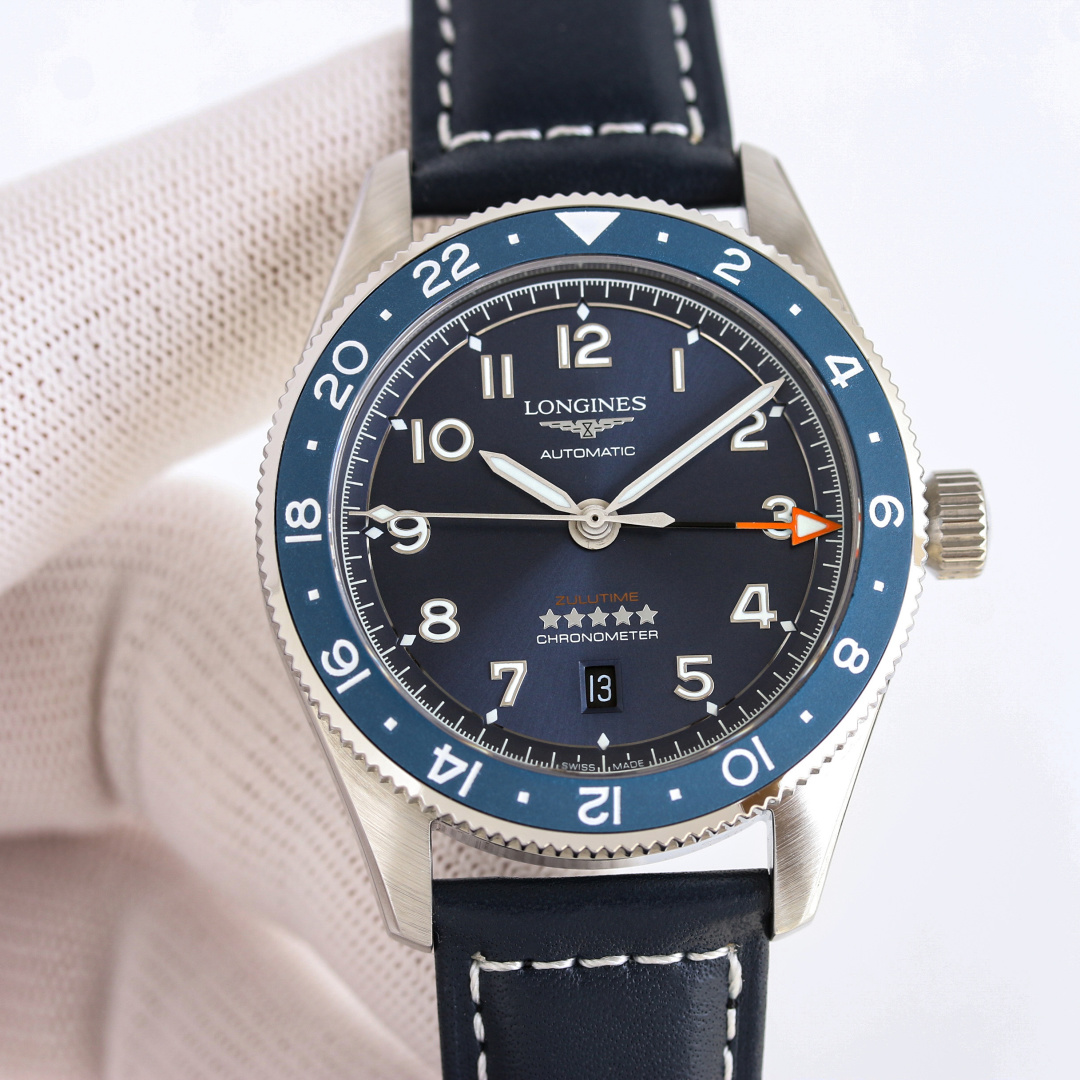 NO:336438,New Longines LONGINES launches the new Spirit pioneer series ZuIu Time watch!  1 diameter 42m, matte literal, matte ceramic ring port, the same as the official website!  2 The bezel is decorated with gold, black, green and blue ceramic inserts, marked with 24-hour scale and Super-LumiNova fluorescent inverted triangles, indicating the time information of the second time zone. 3 The disc is also decorated with a flying wing hourglass pattern and five star reliefs. There is a date window at 6 o'clock. 4 The sapphire crystal mirror is slightly arc-shaped, and both sides are anti-glare coated, and the two-way rotation is precise and smooth. The watch is equipped with a screw-in crown that is easy to grasp and adjust, and the sealed back is fixed by 6 screws, which has excellent waterproof performance. 5 Stainless steel bracelet or brown/yellow/blue Italian calfskin, paired with a safety clasp, is exquisite, comfortable and sturdy.  6-matched (2836) movement to original genuine L844.4 automatic winding movement, which can provide up to 48 hours of power reserve and is certified by the Swiss official Observatory (COSO). Welcome to taste the four-pin mechanical watch, longines, cowhide19860909新 品 浪琴 LONGINES 推出全新Spirit 先行者系列 ZuIu Time腕表！ 1直径42m,磨砂字面、磨砂陶瓷圈口,跟官网一样！ 2表圈饰有金色、黑色、绿色和蓝色陶瓷嵌件,标注24小时刻度和Super-LumiNova荧光倒三角,指示第二时区的时间信息. 3盘面还装饰飞翼沙漏图案和五颗星星浮雕.并于6时位置设有日期视窗. 4蓝宝石水晶镜面略呈弧拱形,内外两面均经防眩涂层外理,双向旋转精密顺滑.该腕表配备易于抓握调校的旋入式表冠,而密封表背由6颗螺丝固定,具有米优良防水性能. 5精钢表链或棕色/黄色/蓝色意大利小牛皮,搭配安全表扣,精良,舒适而坚固. 6搭配(2836)机芯改原装正品L844.4自动上弦机芯,能够提供长达48小时动力储存,并且瑞士官方天文台（COSO)精密时计认证. 欢迎各位表友品鉴四针机械腕表,,,longines,cowhide,Watch