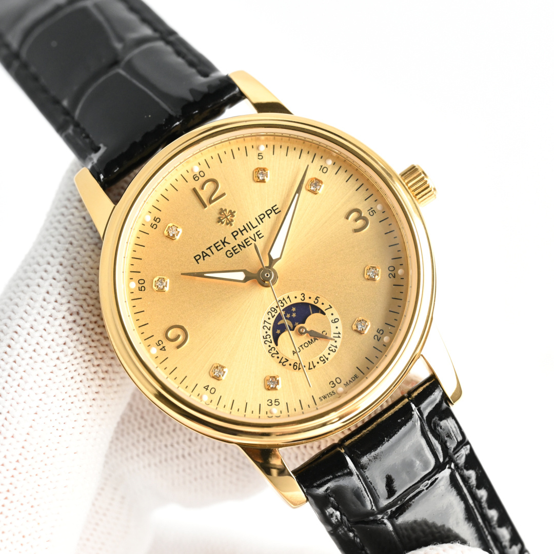 NO:388024,Produced by TW White Gold TW Patek Philippe PP Men's Boutique Watch! CT3 1 uses a new and complex multi-function watch for sun, moon and stars, super luminous. 2 is equipped with the original imported 2824-2 automatic winding mechanical movement, which combines month display, sun and moon phase display and other functions in a super luminous, deep waterproof, adheres to Swiss watchmaking technology, all-steel nano-platinum watch technology, PVD furnace electroplating technology, French sapphire scratch-resistant mirror. 3 is imported Italian calfskin with original buckle to create a top-quality perfect product, size: 40*10mm, welcome to reprint, produced by TW, must be a boutique. The best luxury recommendation for gifts, please be sure to identify TW exclusive quality, patek philippe, cowhide19860909TW 出品 白 金 TW 百达翡丽 PP 男士精品腕表！CT3 1采用全新复杂日月星辰多功能腕表,超强夜光. 2搭载原装进口2824-2自动上链机械机芯,汇集月份显示,日月相显示等功能于一身超強夜光,深度防水,秉承瑞士制表工艺,全钢镀纳米铂金表技术,PVD炉内电镀工艺,法国蓝宝石防刮镜面. 3进口意大利小牛皮搭配原装扣,打造出顶级完美产品,尺寸:40*10mm,欢迎转载,TW出品,必属精品 送礼最佳奢华推荐请认准TW独家品质,,patek philippe,cowhide,Watch