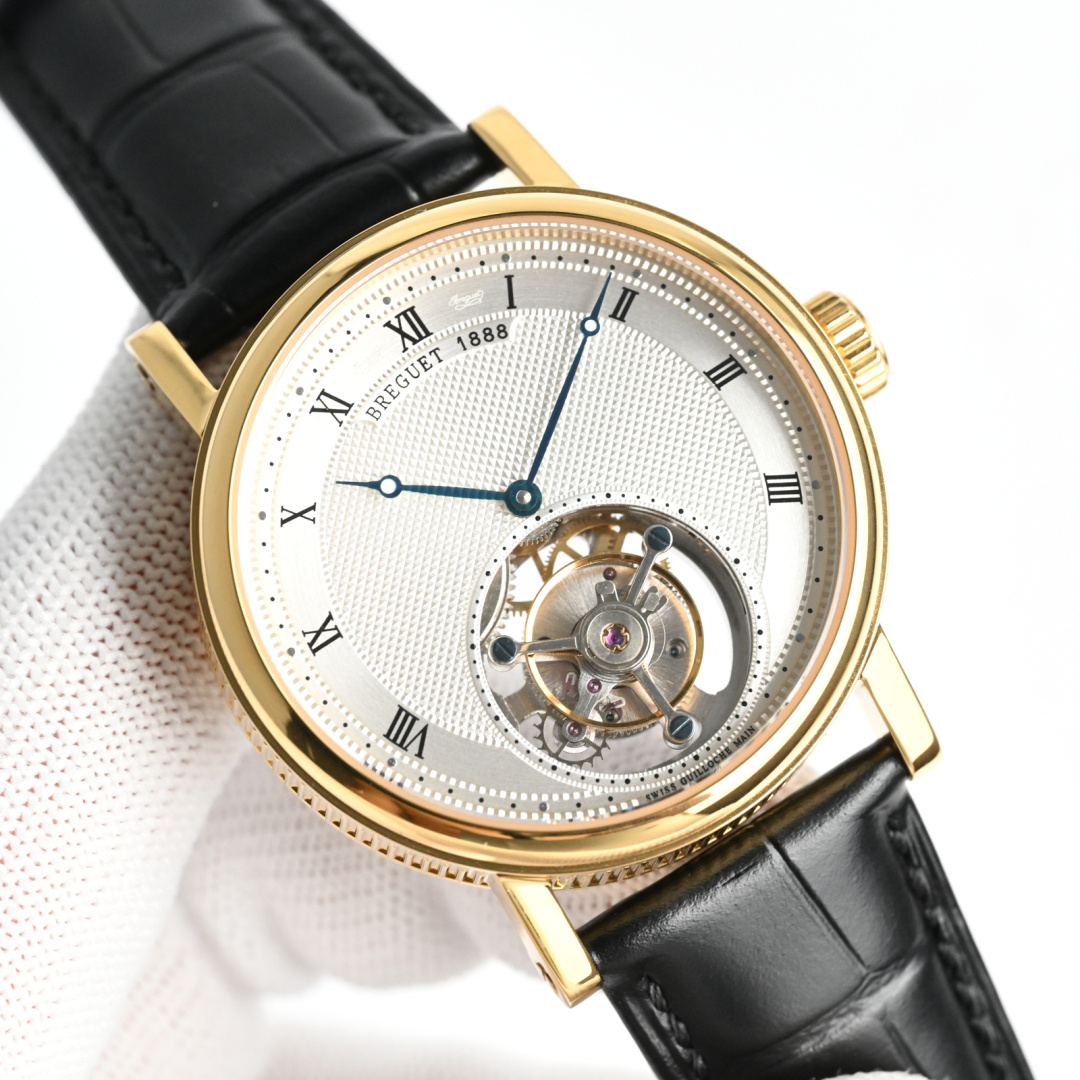 NO:389026,TW Factory 2, Mr. Abraham Louis Breguet KF1 in the Paris Watchmaking Workshop he founded, Baoji  It has created a tourbillon speed control device that has been admired by countless people in the history of watchmaking. This extremely complex and precise mechanism demonstrates Mr. Breguet's extraordinary vision and creativity, and is still of great significance to the high-end watchmaking industry today. To this day, the role and significance of tourbillons are not only to improve the accuracy of time, but to write a brilliant chapter in the field of watchmaking. The Breguet tourbillon timepieces have been constantly innovating in the century-long journey, surpassing themselves, combining exquisite mechanical manufacturing skills and profound aesthetic principles, creating a complex and charming mechanical world. The crown of the watch is engraved with the famous Breguet brand logo. From the side, we can see the famous coin patterns of Breguet, representing the gentle and gentlemanly temperament. This is also the reason why many royal families like to wear Breguet!  The best luxury recommendation for gifts, please recognize TW exclusive quality, louis vuitton, breguet19860909TW 出品  TW Factory 2前,阿伯拉罕-路易·宝玑 KF1 先生在他所创立的巴黎钟表堤岸制表工坊中,宝肌 创造了制表史上令无数人赞叹的陀飞轮调速装置.这一无比复杂的精密机构彰显了宝玑先生卓然超群的远见与创想,时至今日仍对高级制表业有着重要意义.至今,陀飞轮的作用和意义已不仅是提高走时的精准度,而是谱写了制表领域的辉煌篇章.宝玑陀飞轮时计臻品在百年征程中不断创新,超越自我,集精湛机械制造技艺与深厚美学原理于一身,创制出演绎复杂迷人的机械世界.腕表的表冠上刻有著名的宝玑品牌标志,从侧面我们可以看到表王宝玑著名的钱币纹饰,代表着温文尔雅、谦谦君子的气质,这也是很多王室喜欢佩戴宝玑的原因！送礼最佳奢华推荐请认准TW独家品质,,louis vuitton,breguet,Watch