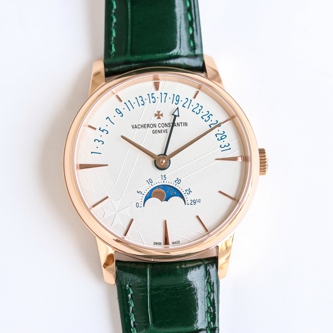 NO:392313,Produced by GR, belt white shell, gold shell, GR Factory, new upgraded version, Vacheron Constantin VC R39 Vacheron constantin, classic beauty, tastes Vacheron Constantin inherited retrograde calendar watch, model 4010U/000R-B329, unique disc design, simple and practical functions. It uses homemade Cal. R31L/1 movement, diameter 42.5 mm. Paired with original Italian cowhide, it is more comfortable to wear, simple and refined without losing elegance, classic inheritance, never out of time. Please be sure to recommend GR for the best luxury gift, vacheron, cowhide19860909GR 出品 皮带白壳 金壳  GR Factory 全新升级版 江诗丹顿 VC R39 Vacheron constantin 经典之美品鉴江诗丹顿传承逆跳日历款腕表 型号4010U/000R-B329盘面设计独树一帜,功能简单实用.采用自制Cal. R31L/1机芯 直径42.5毫米 .搭配意大利牛皮原装表扣,佩戴更舒适,简敛精致不失优雅,经典传承 永不过时 送礼最佳奢华推荐请认准GR 独家品质,,vacheron,cowhide,Watch